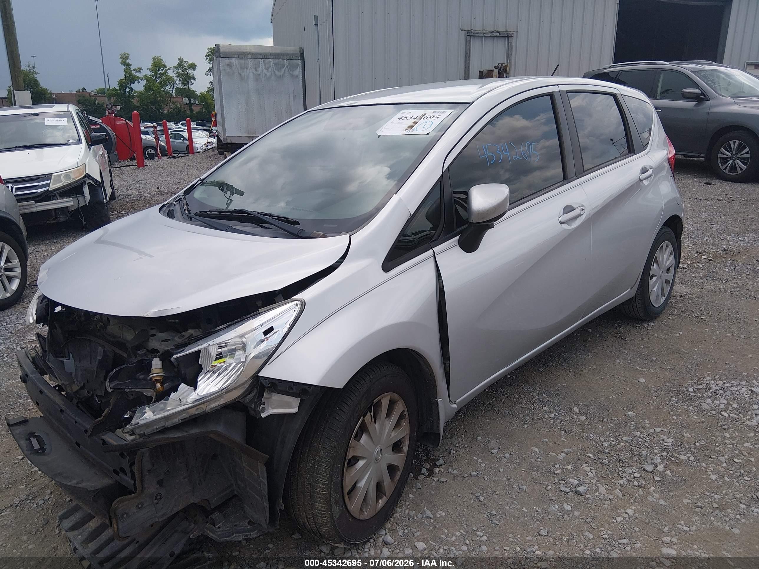 2015 Nissan Versa Note Sv Серебряный vin: 3N1CE2CP7FL431663