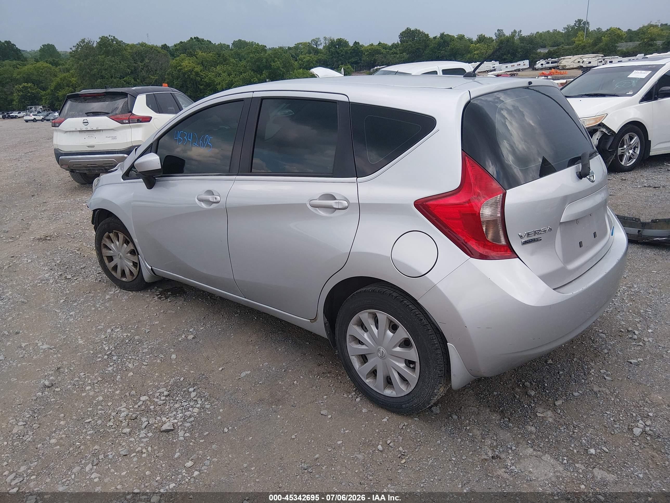 2015 Nissan Versa Note Sv Серебряный vin: 3N1CE2CP7FL431663