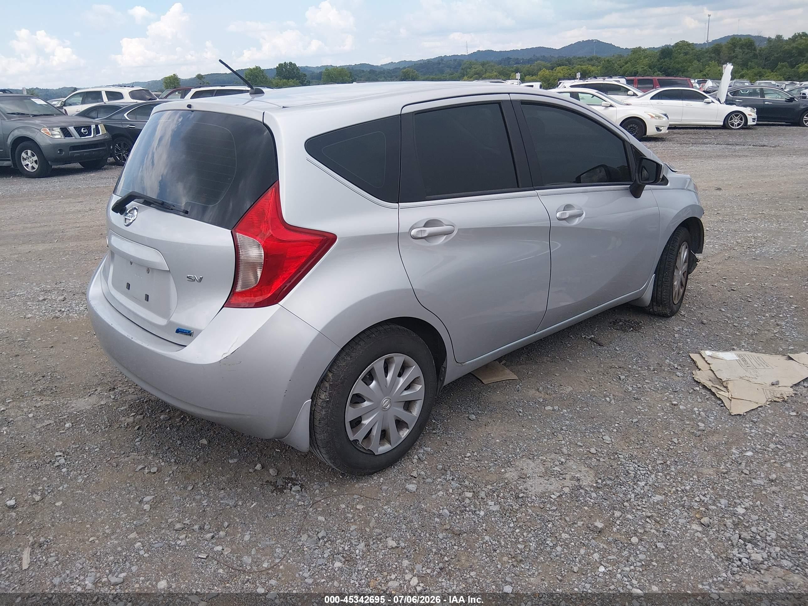 2015 Nissan Versa Note Sv Серебряный vin: 3N1CE2CP7FL431663