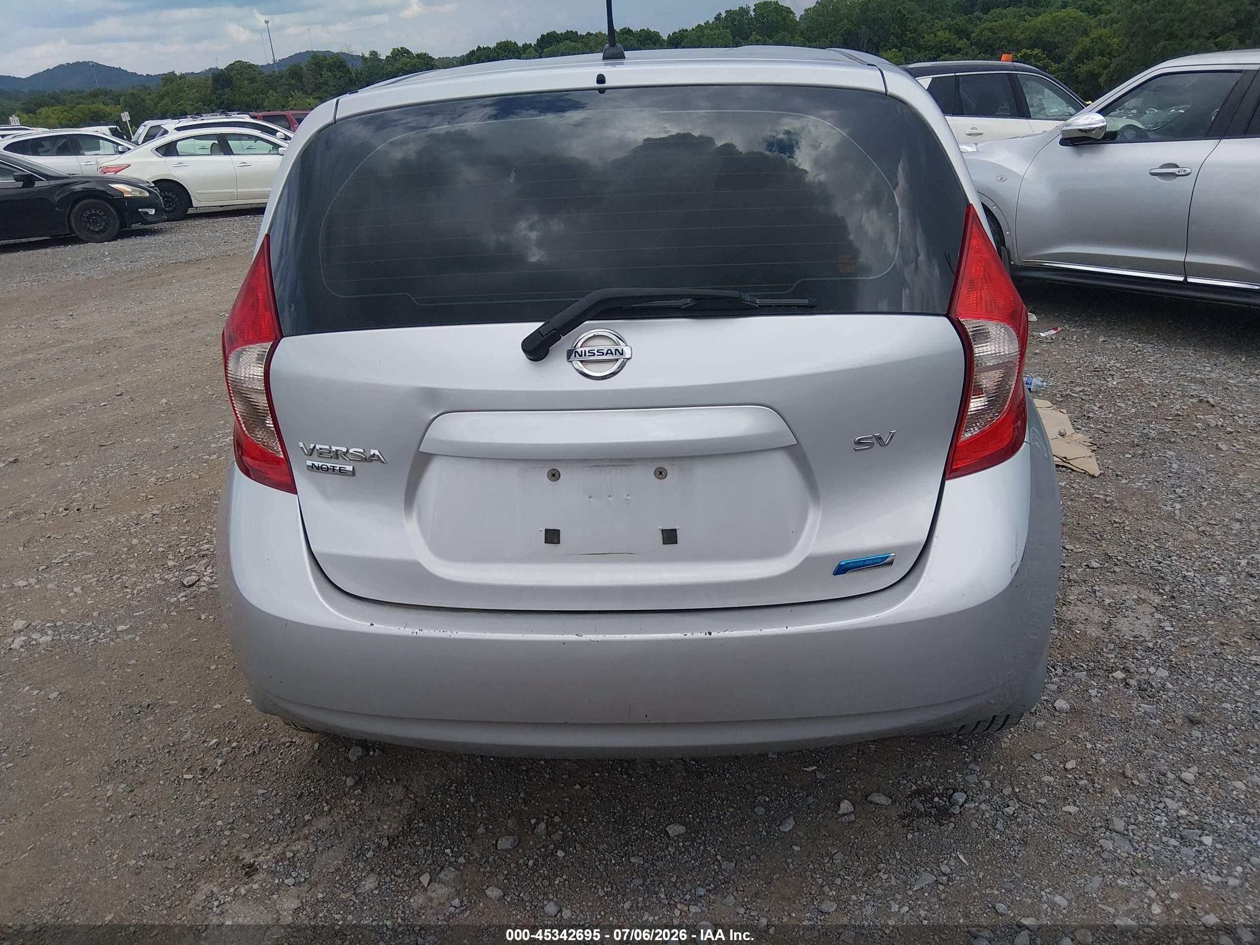 2015 Nissan Versa Note Sv Серебряный vin: 3N1CE2CP7FL431663