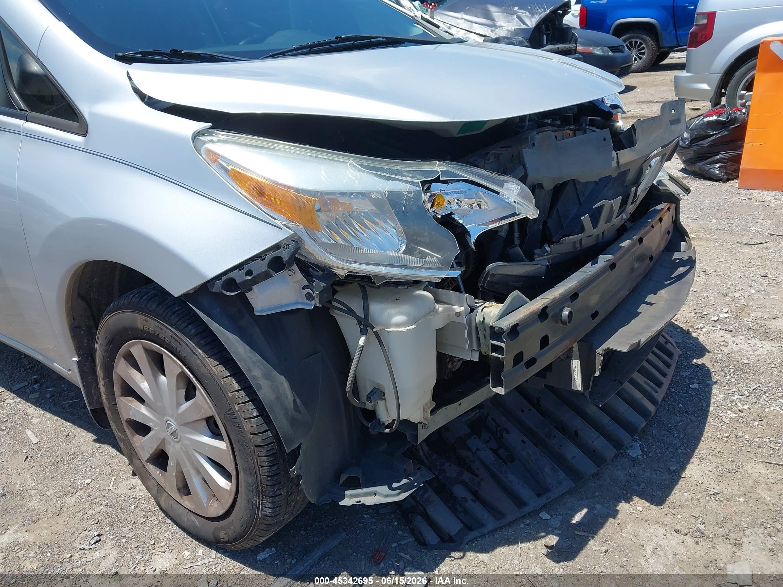2015 Nissan Versa Note Sv Серебряный vin: 3N1CE2CP7FL431663