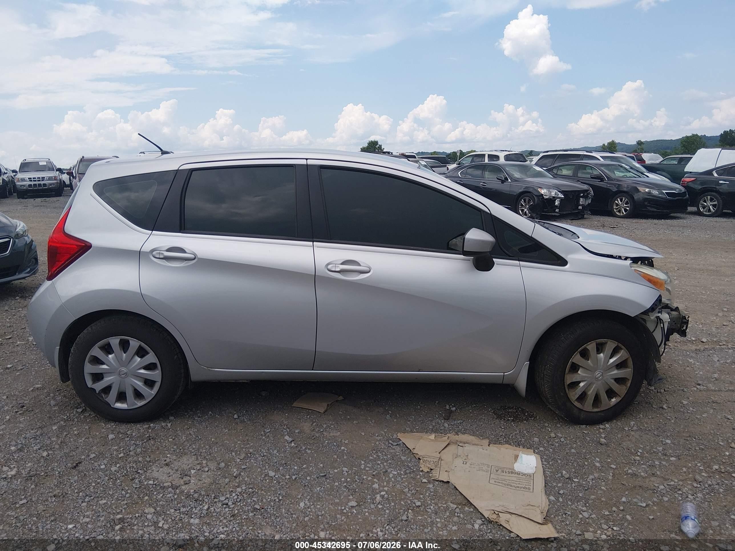 2015 Nissan Versa Note Sv Серебряный vin: 3N1CE2CP7FL431663