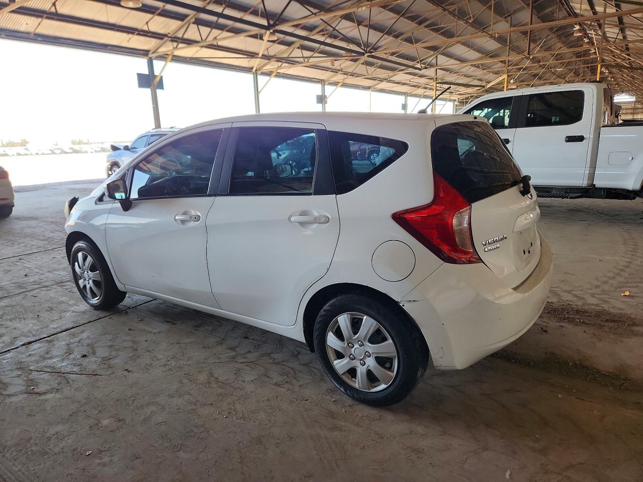 2015 Nissan Versa White vin: 3N1CE2CP7FL447037