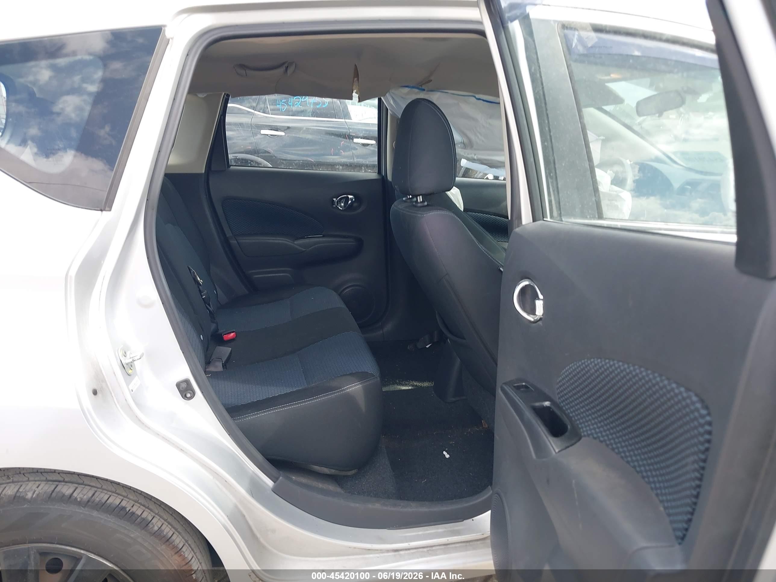 2014 Nissan Versa Note Sv Silver vin: 3N1CE2CP8EL367292