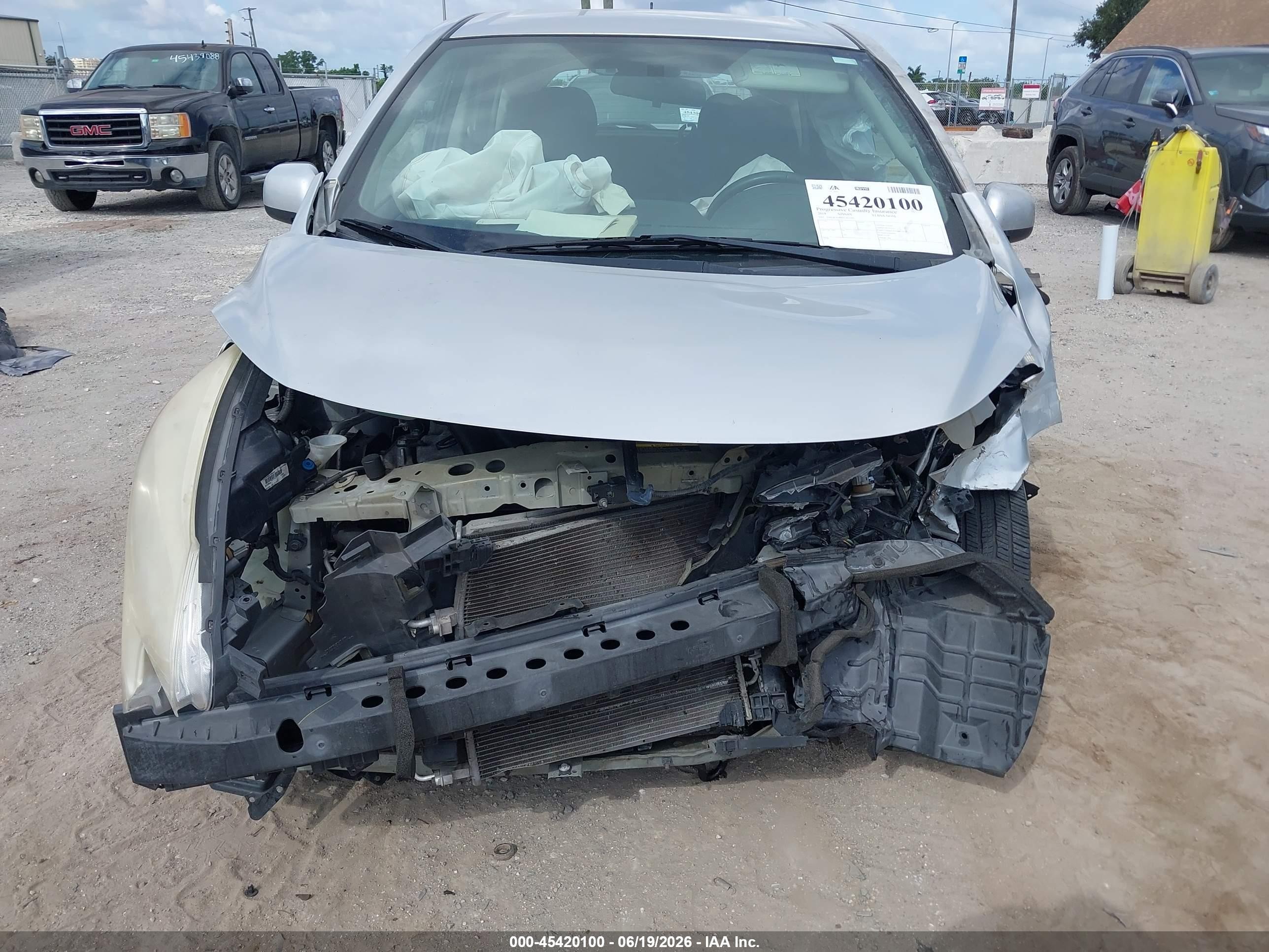 2014 Nissan Versa Note Sv Silver vin: 3N1CE2CP8EL367292