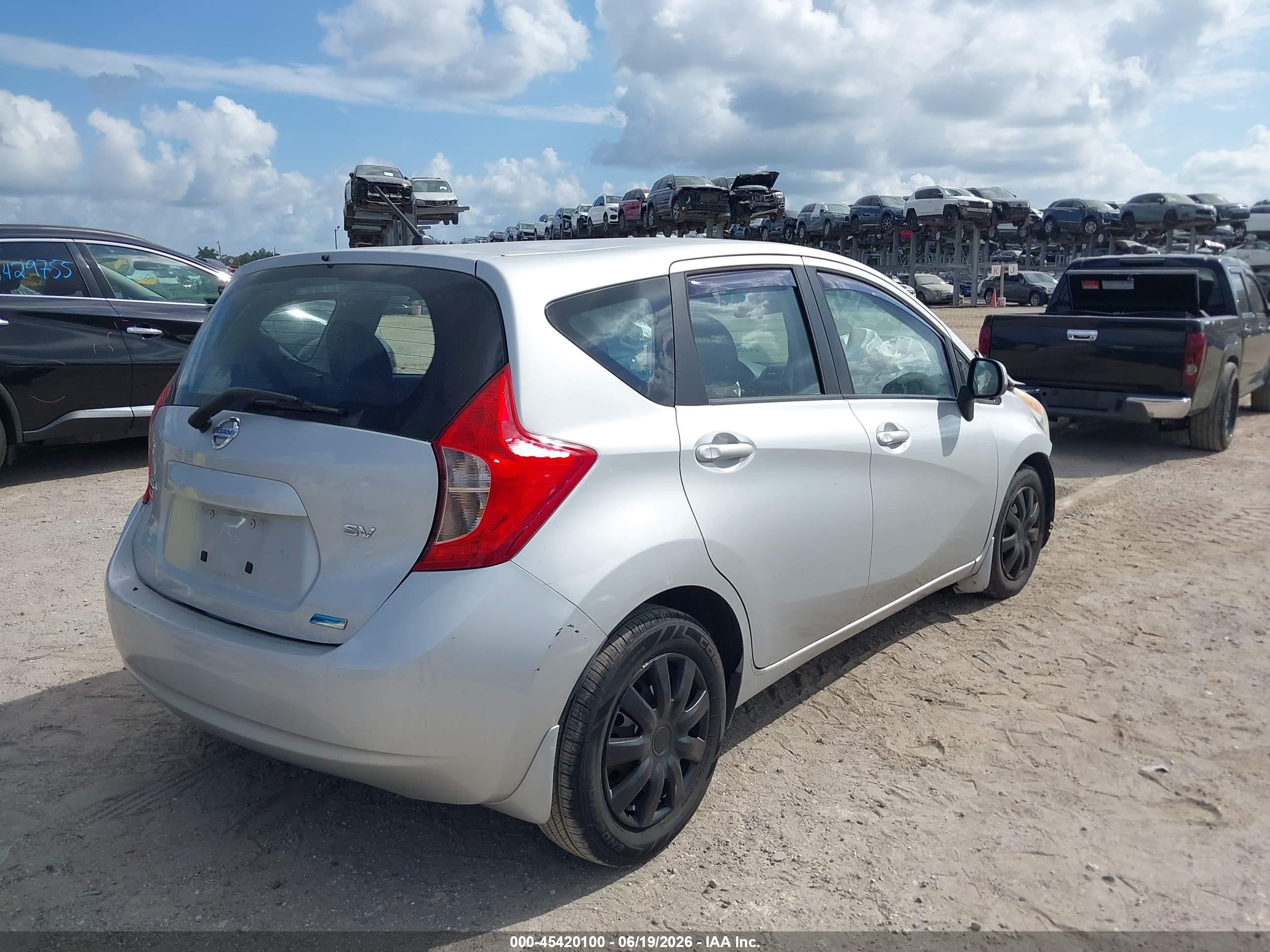 2014 Nissan Versa Note Sv Silver vin: 3N1CE2CP8EL367292