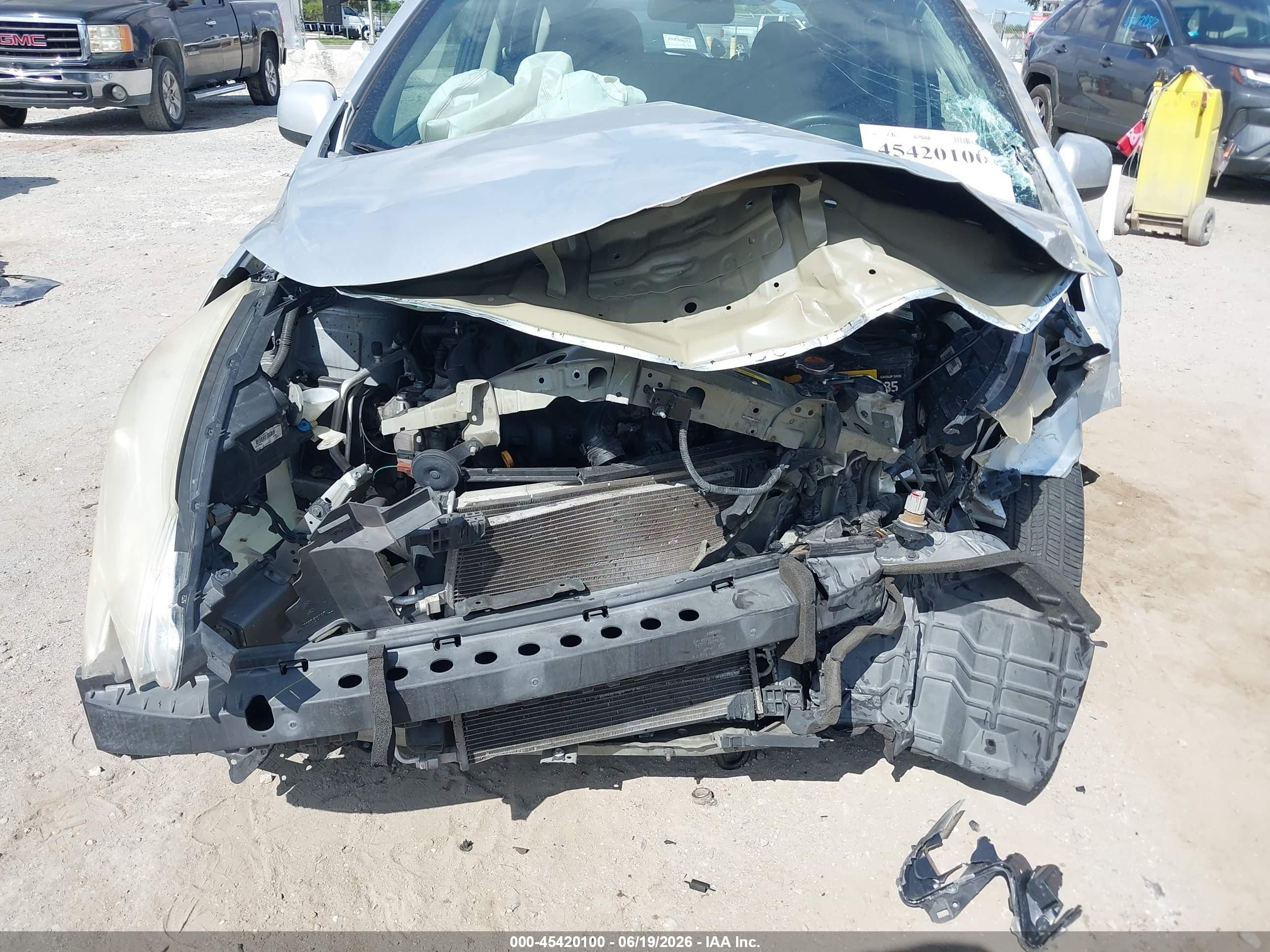 2014 Nissan Versa Note Sv Silver vin: 3N1CE2CP8EL367292