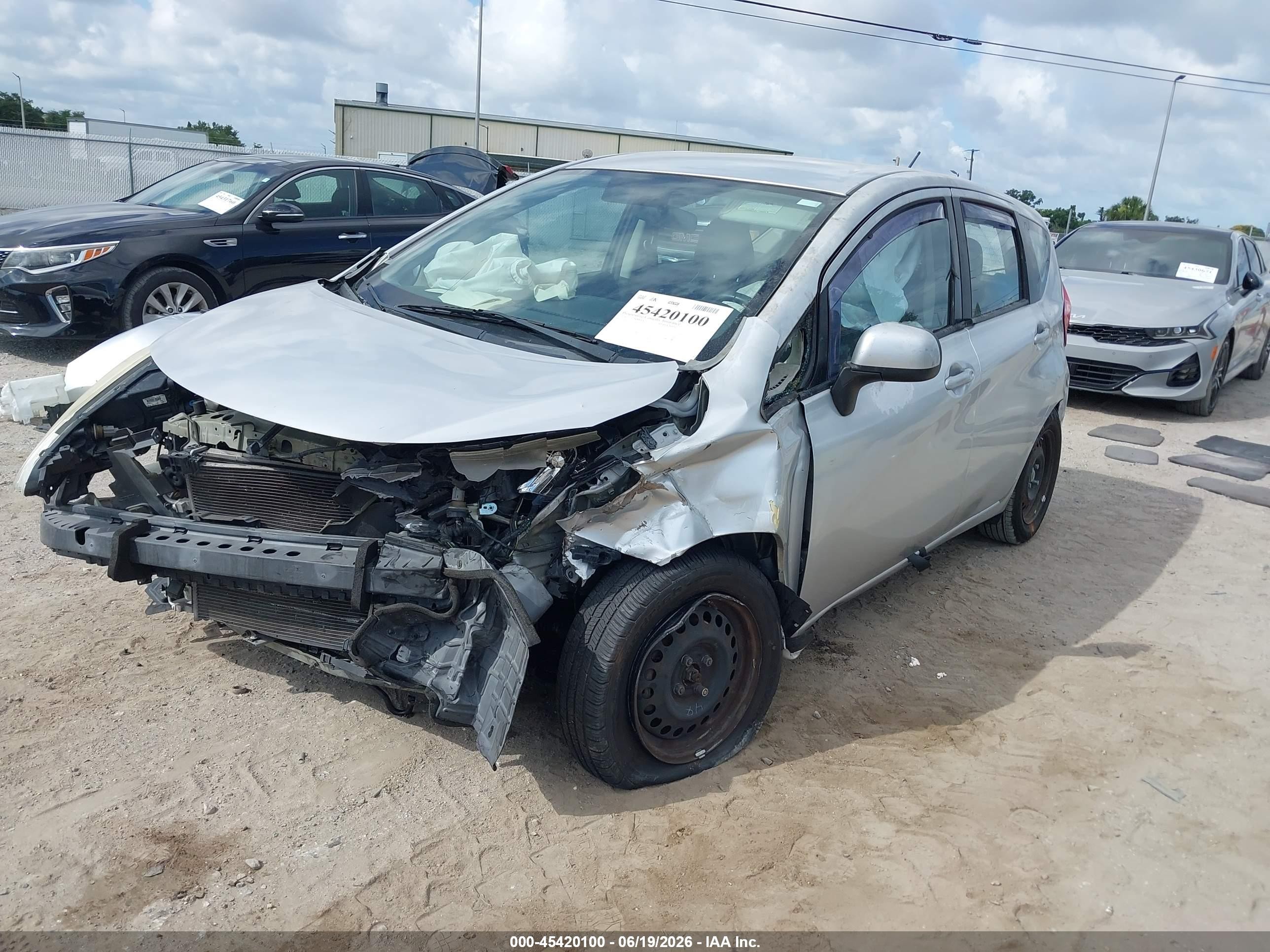 2014 Nissan Versa Note Sv Silver vin: 3N1CE2CP8EL367292