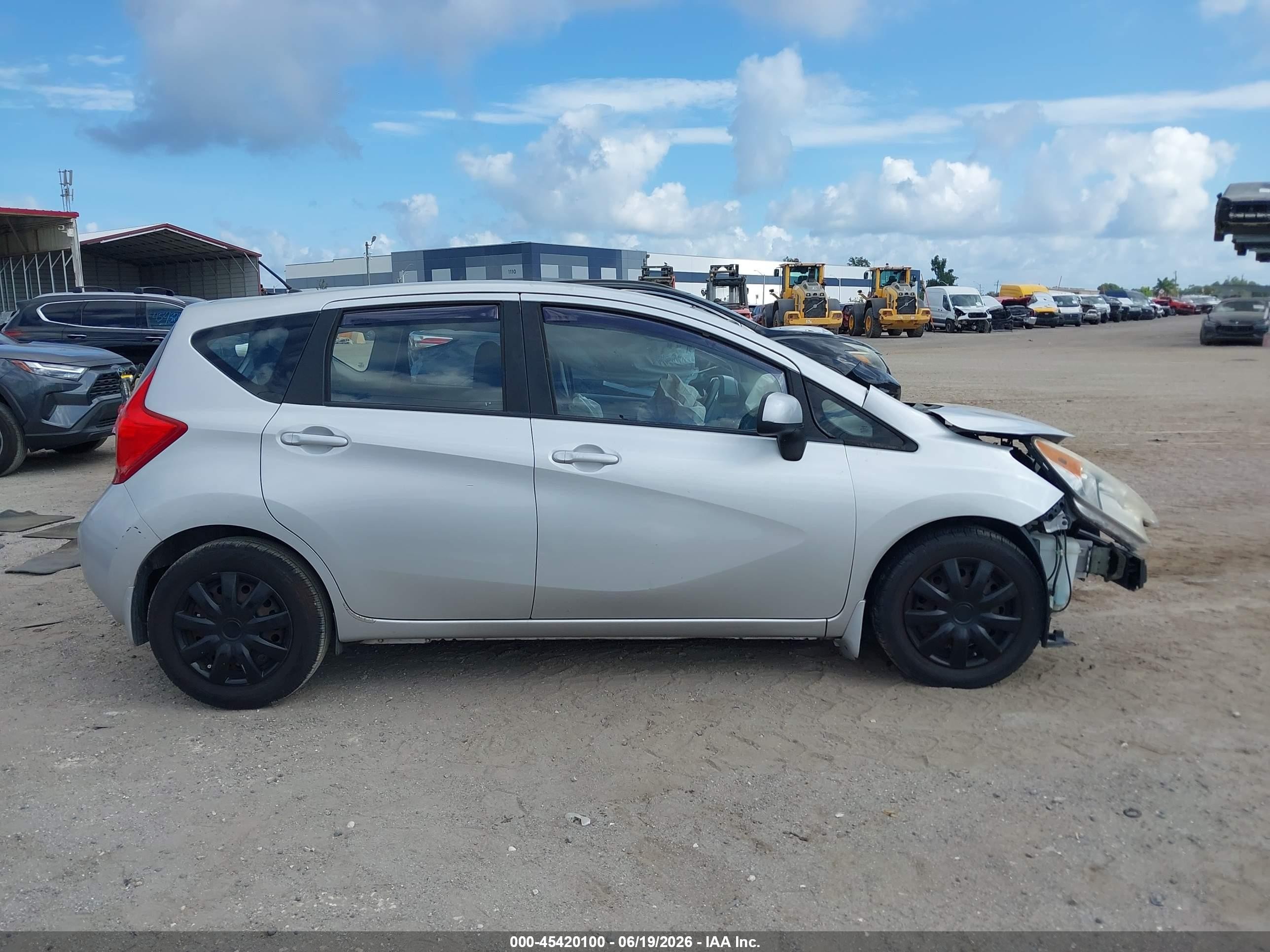 2014 Nissan Versa Note Sv Silver vin: 3N1CE2CP8EL367292