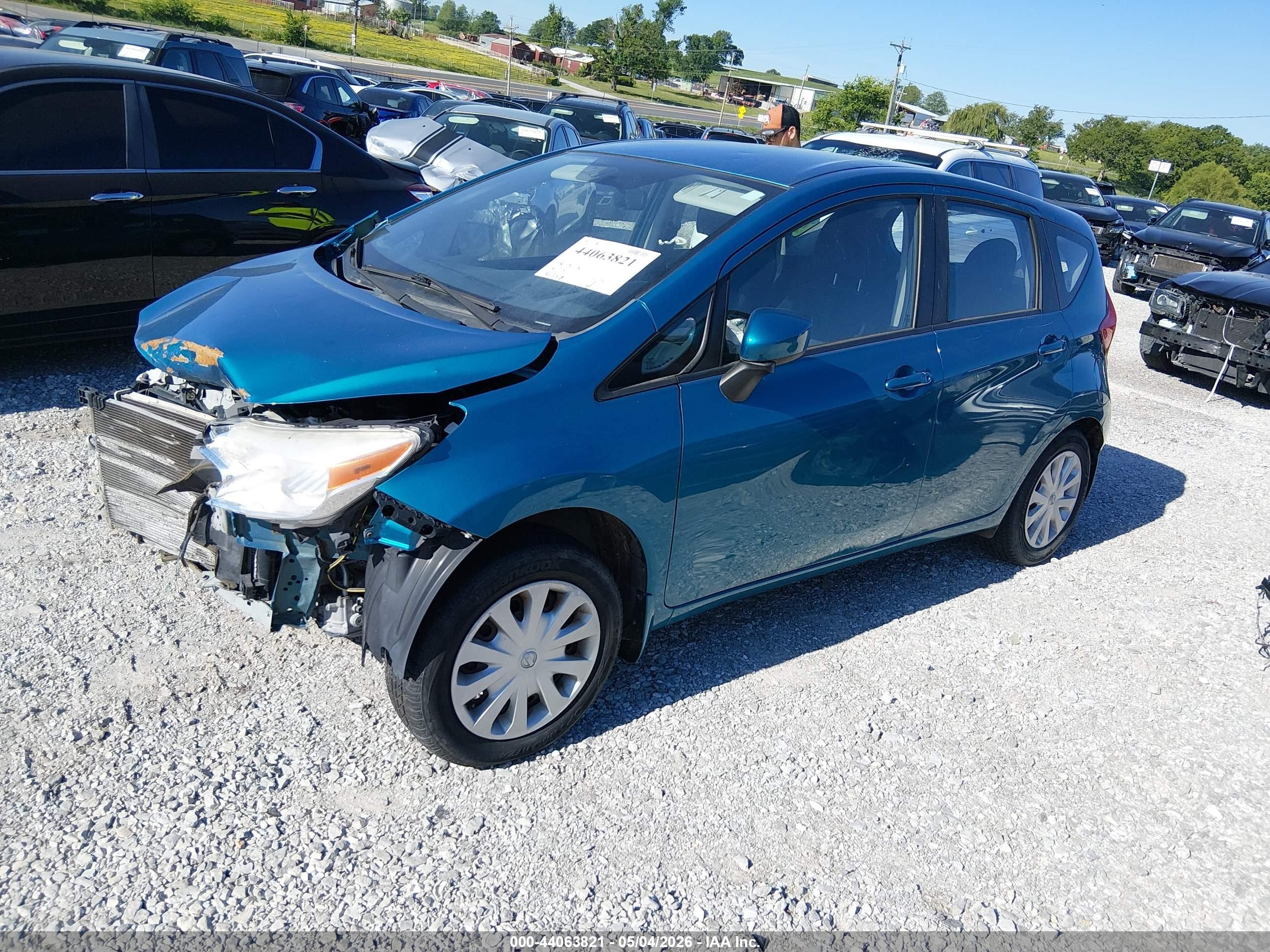 2015 Nissan Versa Note S (sr)/s Plus/sl/sr/sv Blue vin: 3N1CE2CP8FL364135