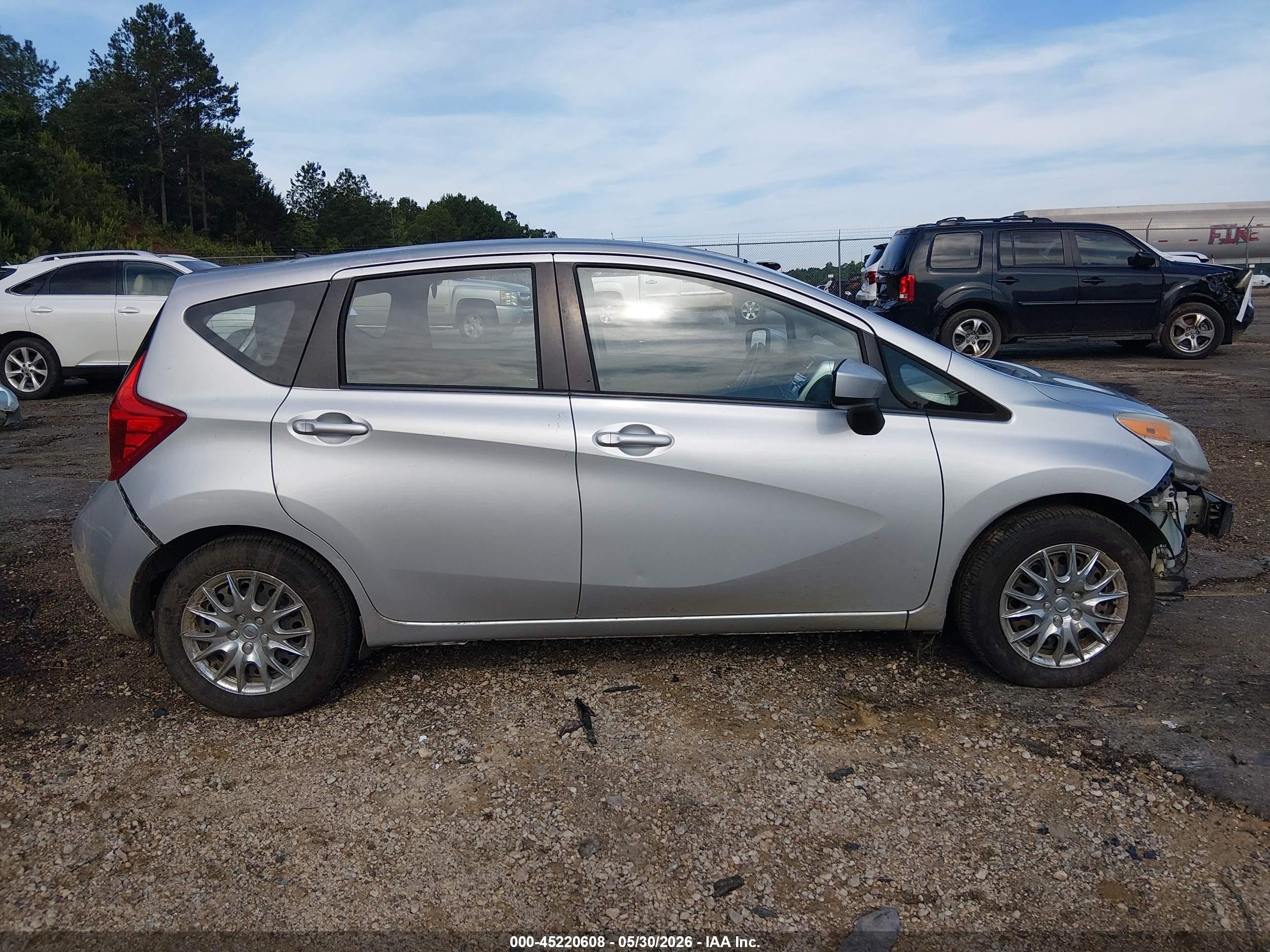 2015 Nissan Versa Note S (sr)/s Plus/sl/sr/sv Silver vin: 3N1CE2CP8FL378214