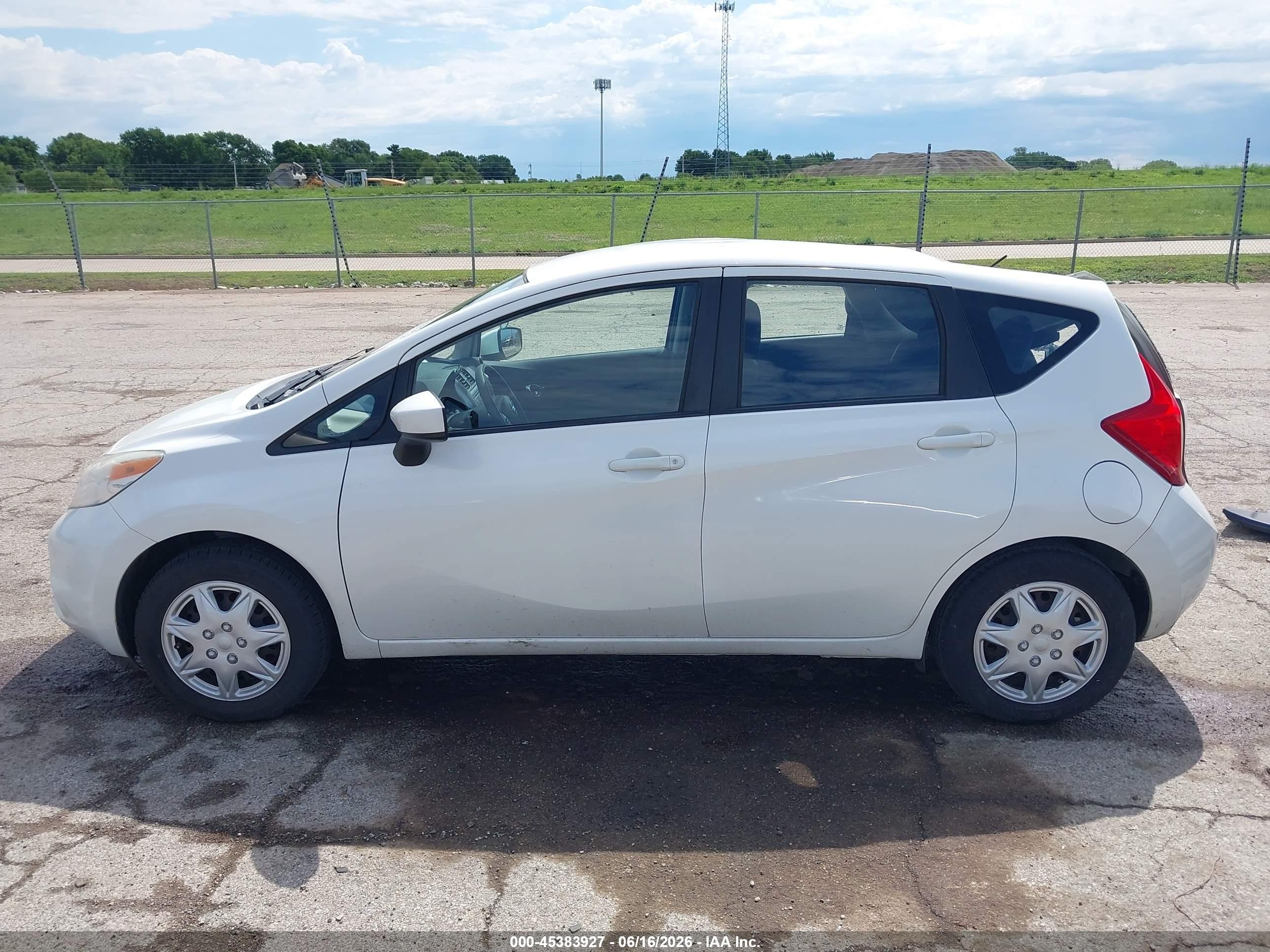 2015 Nissan Versa Note S (sr)/s Plus/sl/sr/sv White vin: 3N1CE2CP8FL378326
