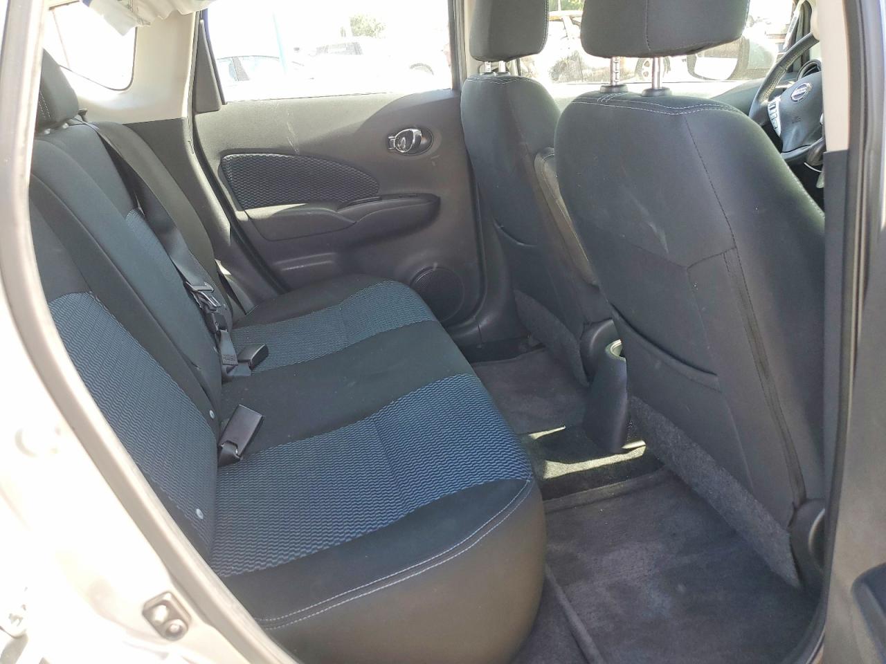 2015 Nissan Versa Note Sv Silver vin: 3N1CE2CP8FL382859