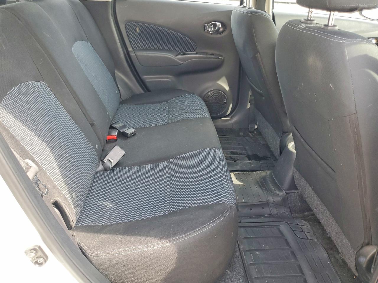 2015 Nissan Versa Note Sv Silver vin: 3N1CE2CP8FL385891