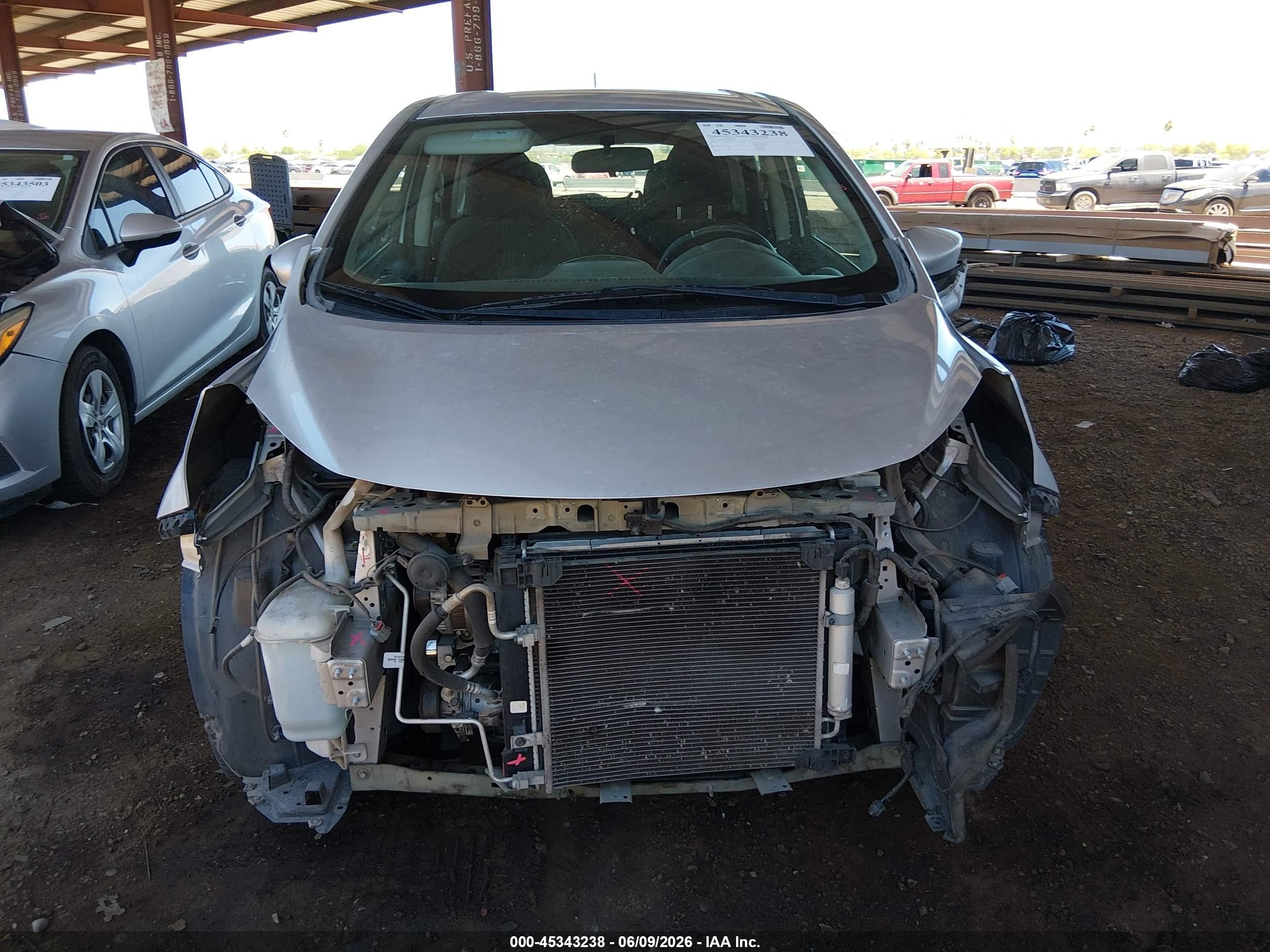 2015 Nissan Versa Note Sv Silver vin: 3N1CE2CP8FL441716