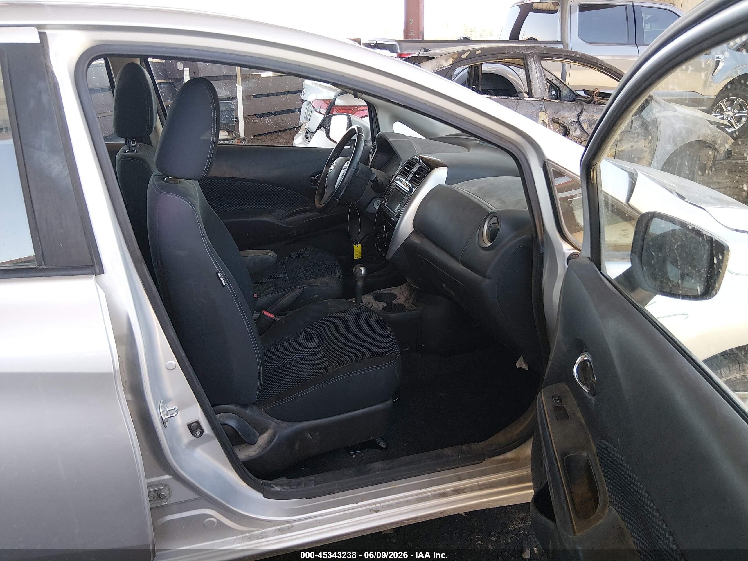 2015 Nissan Versa Note Sv Silver vin: 3N1CE2CP8FL441716