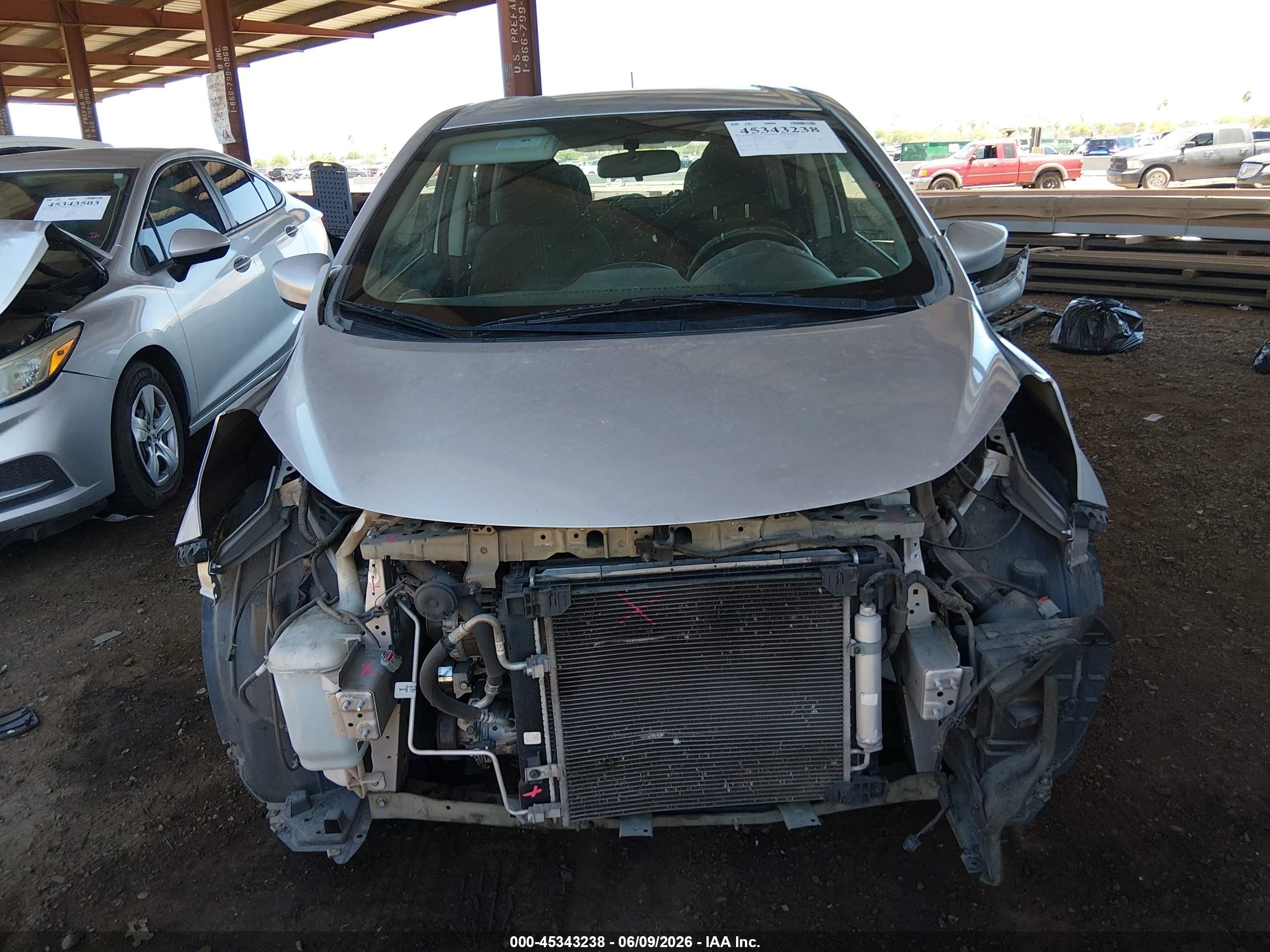 2015 Nissan Versa Note Sv Silver vin: 3N1CE2CP8FL441716