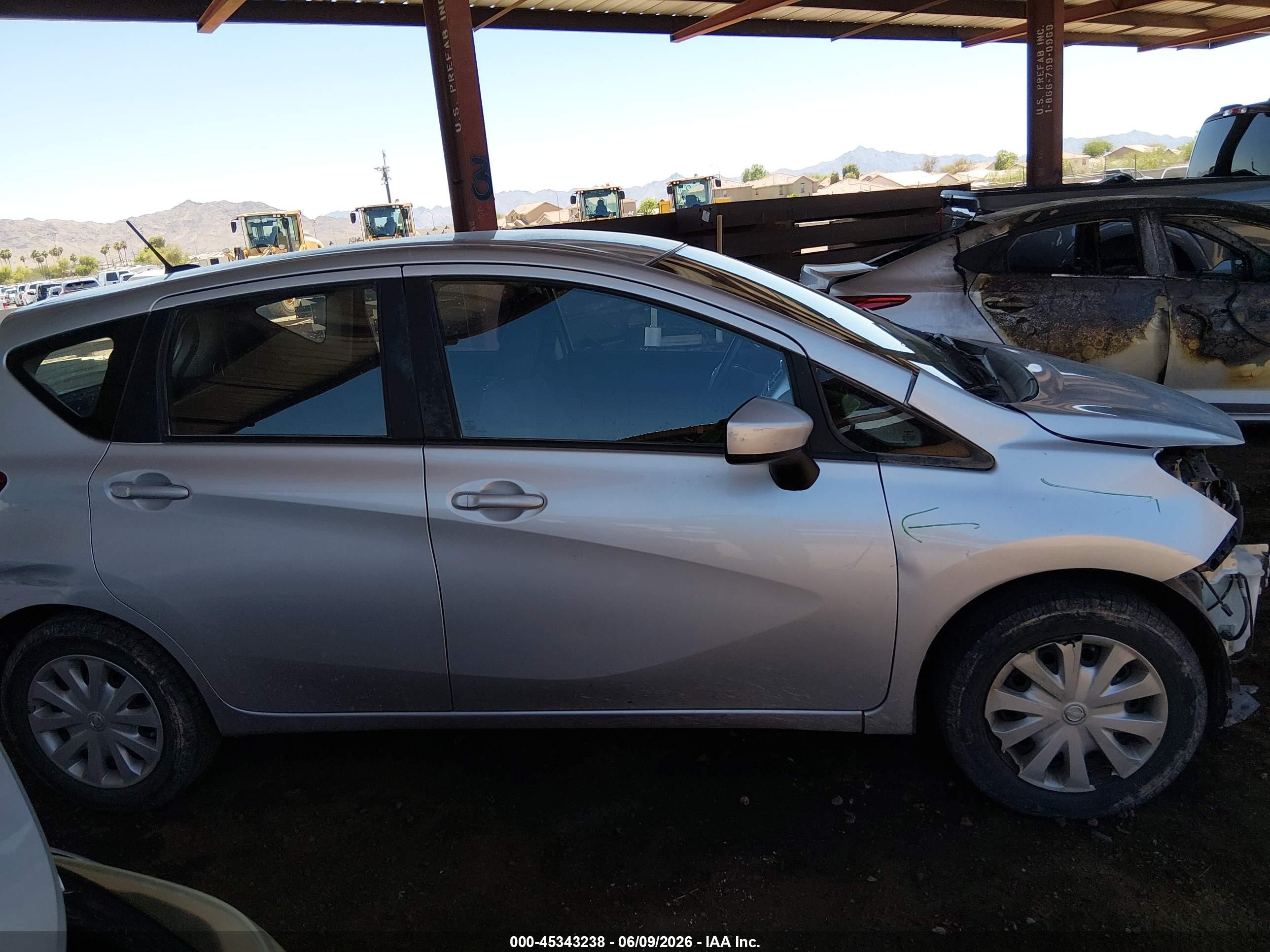 2015 Nissan Versa Note Sv Silver vin: 3N1CE2CP8FL441716