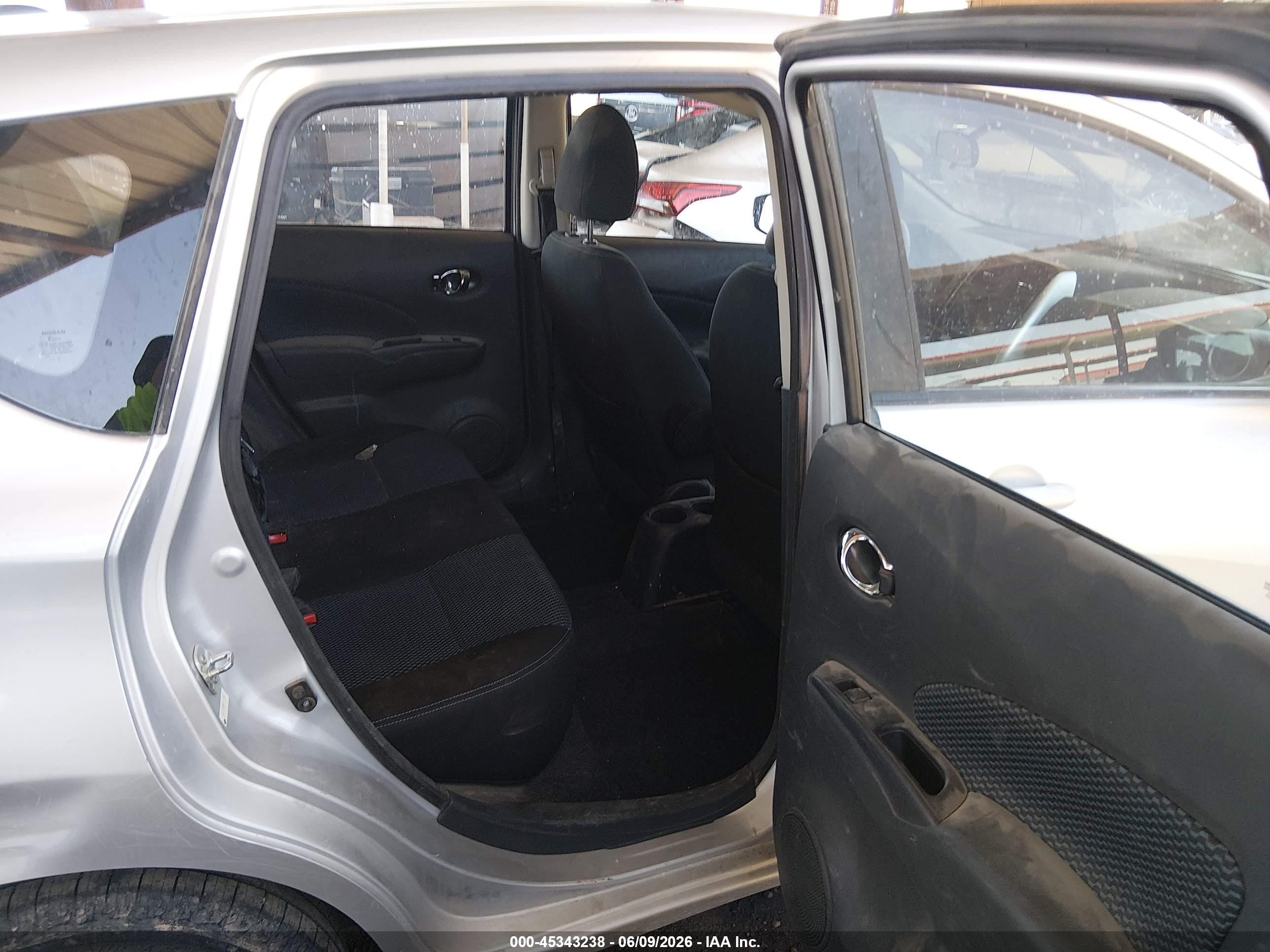 2015 Nissan Versa Note Sv Silver vin: 3N1CE2CP8FL441716