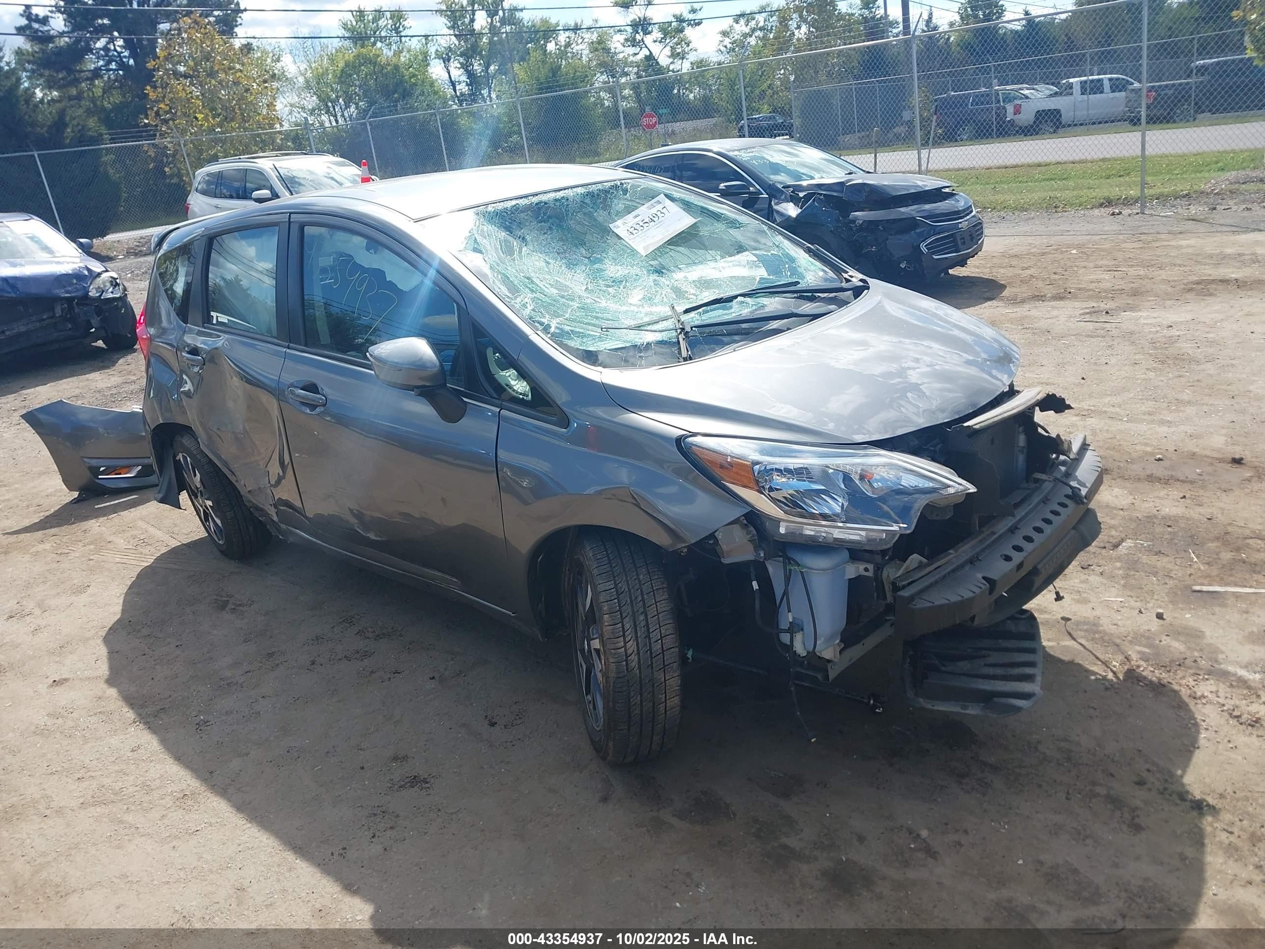 2017 Nissan Versa Note Sr Gray vin: 3N1CE2CP8HL378605