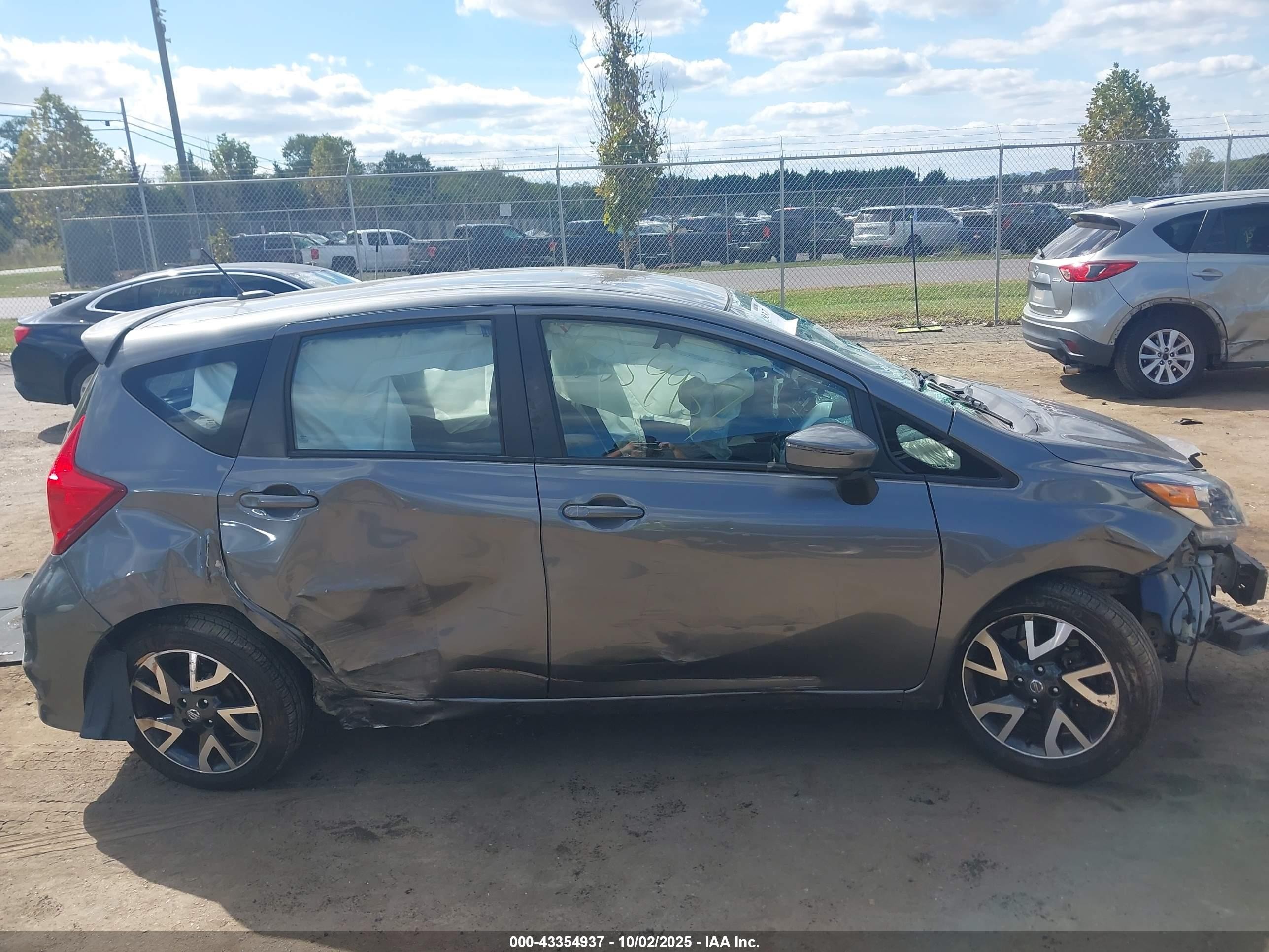 2017 Nissan Versa Note Sr Gray vin: 3N1CE2CP8HL378605