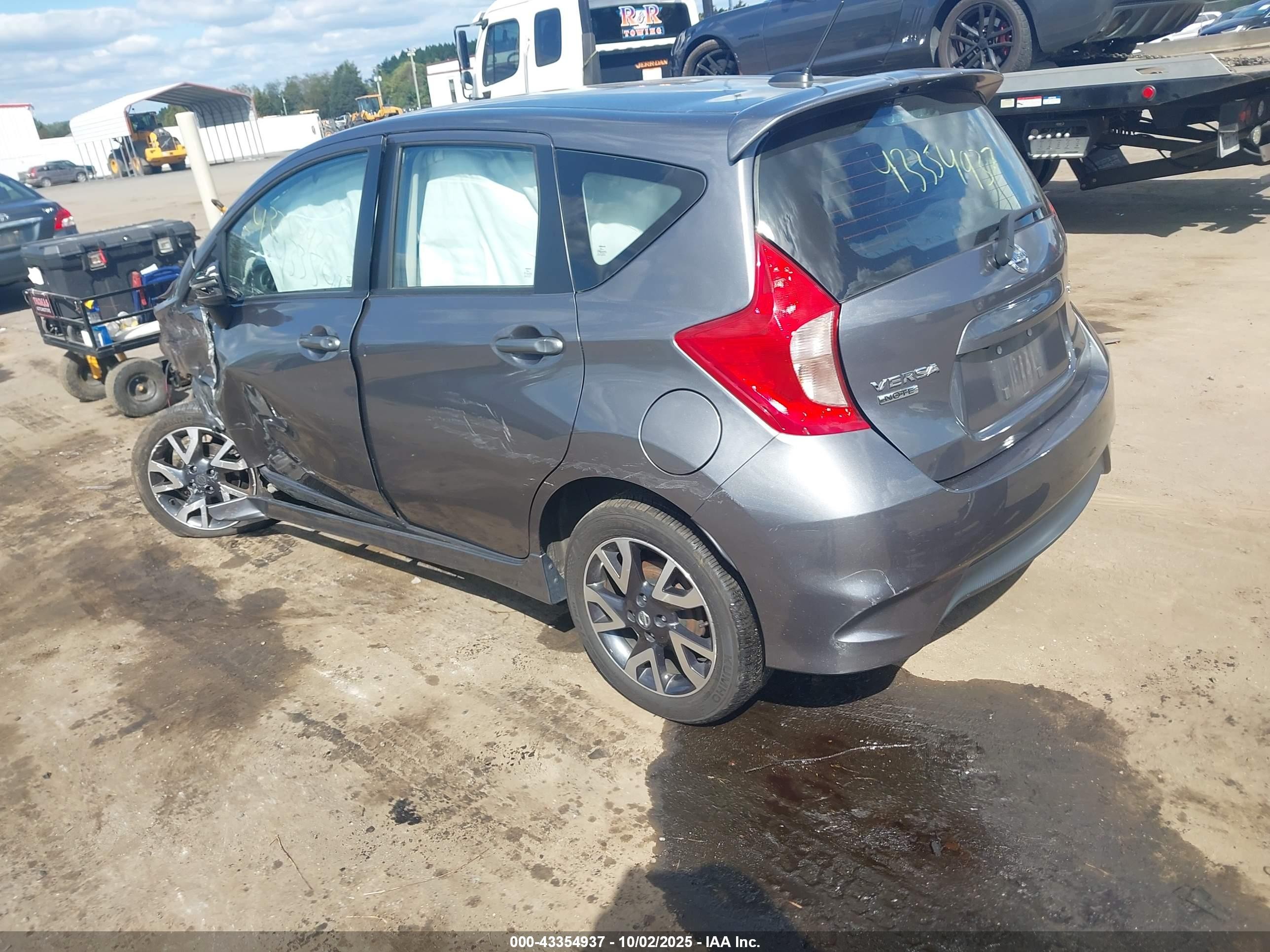 2017 Nissan Versa Note Sr Gray vin: 3N1CE2CP8HL378605