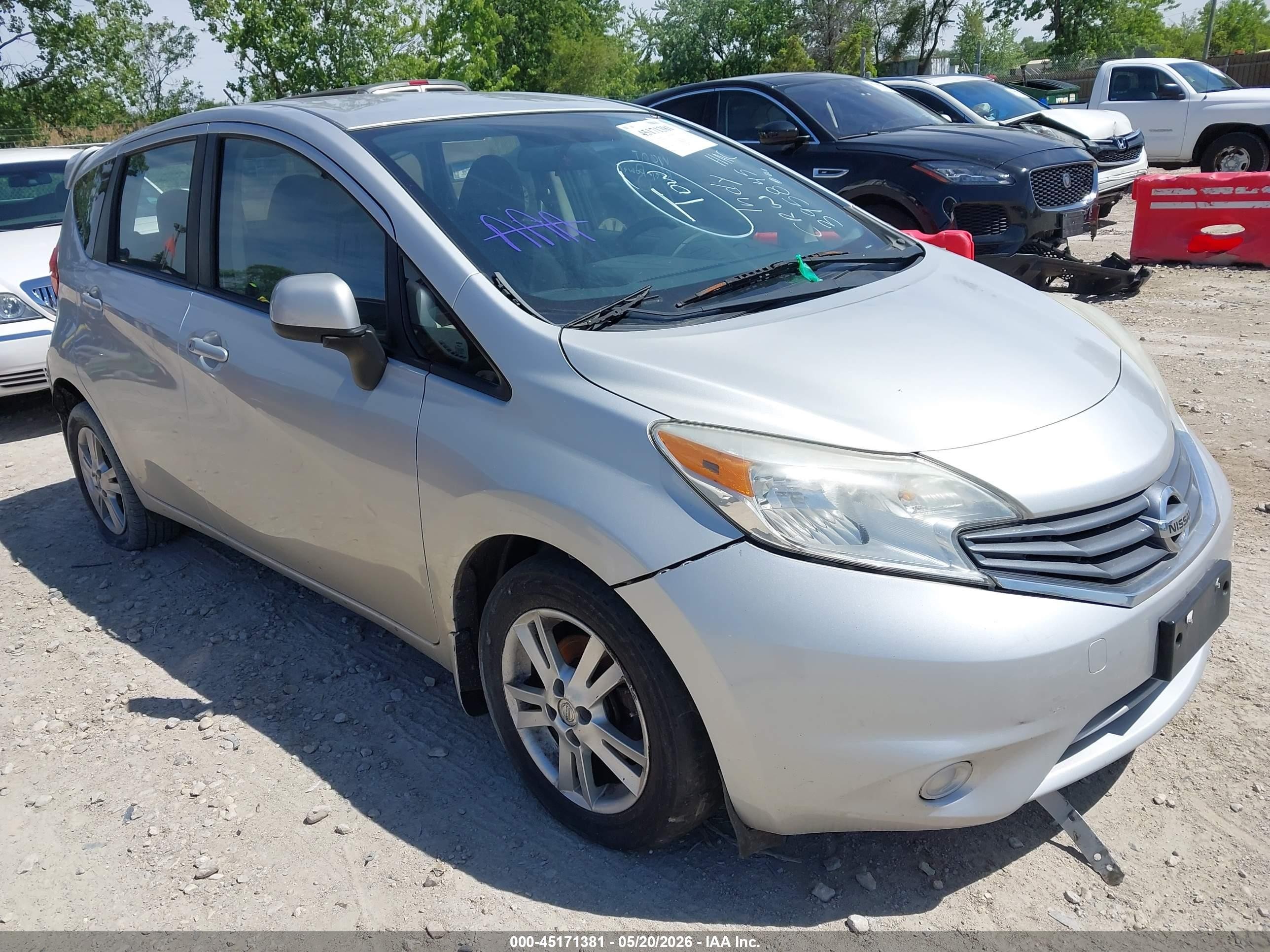 2014 Nissan Versa Note S Plus Silver vin: 3N1CE2CP9EL395845