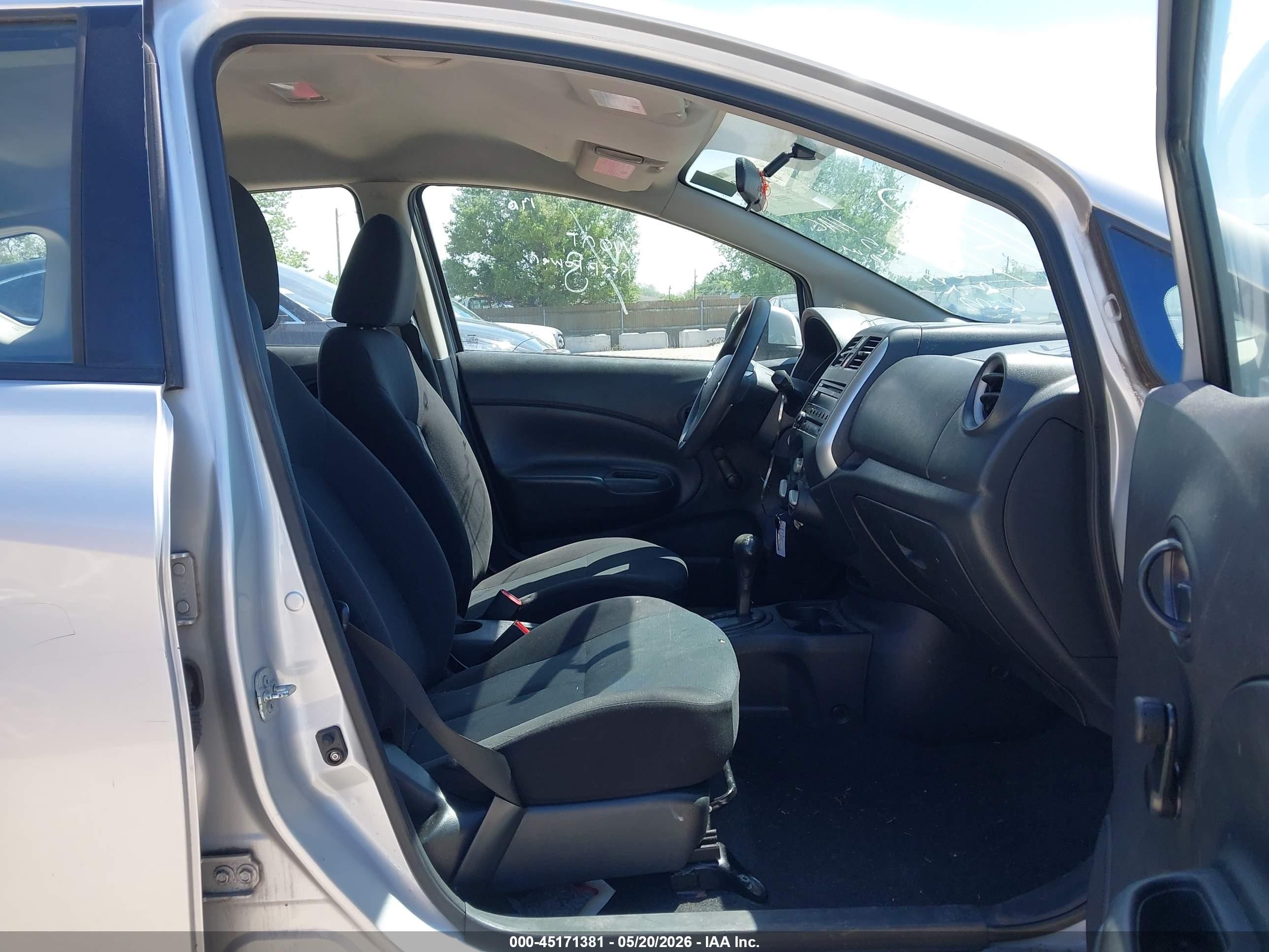 2014 Nissan Versa Note S Plus Silver vin: 3N1CE2CP9EL395845