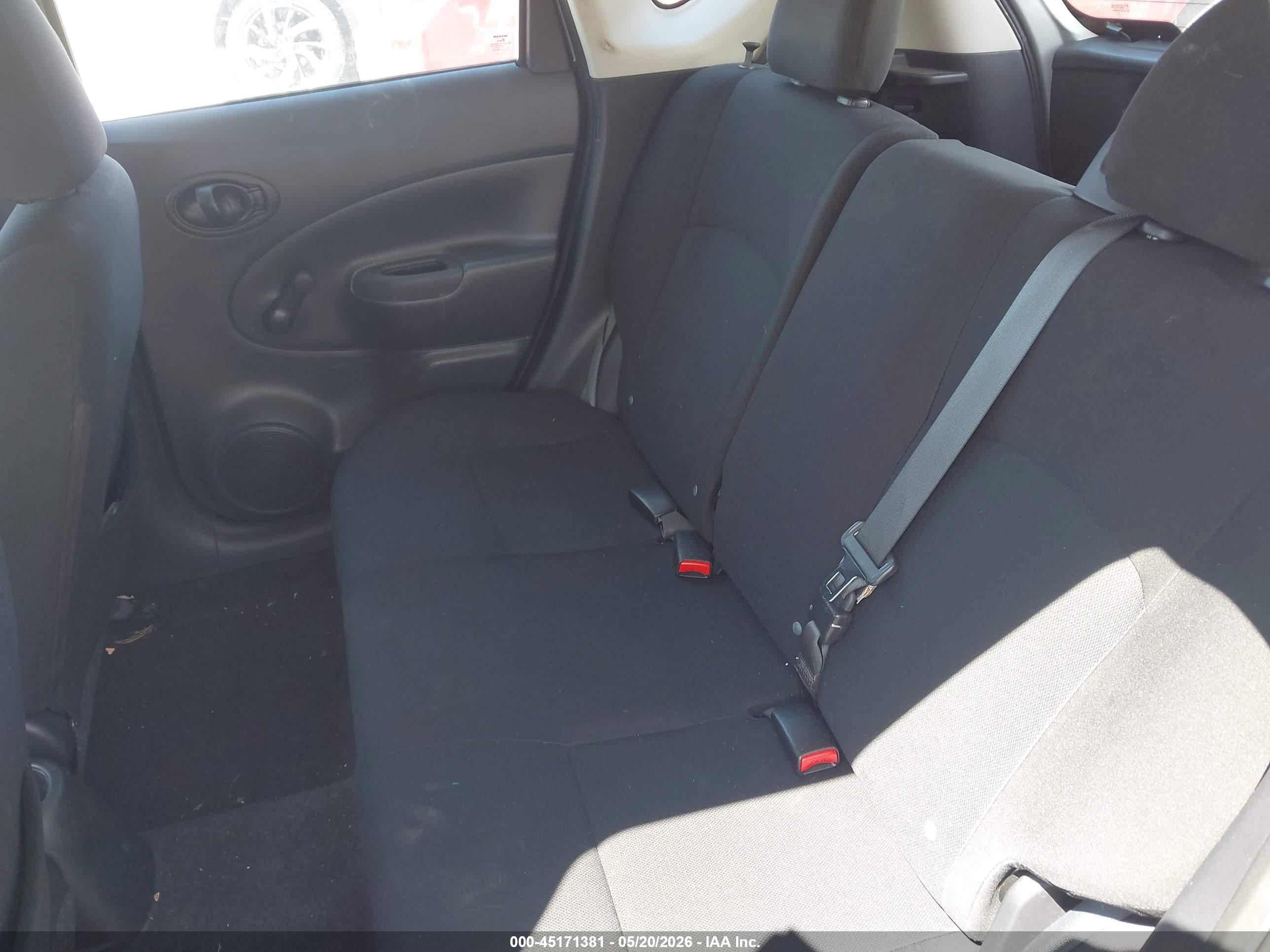 2014 Nissan Versa Note S Plus Silver vin: 3N1CE2CP9EL395845