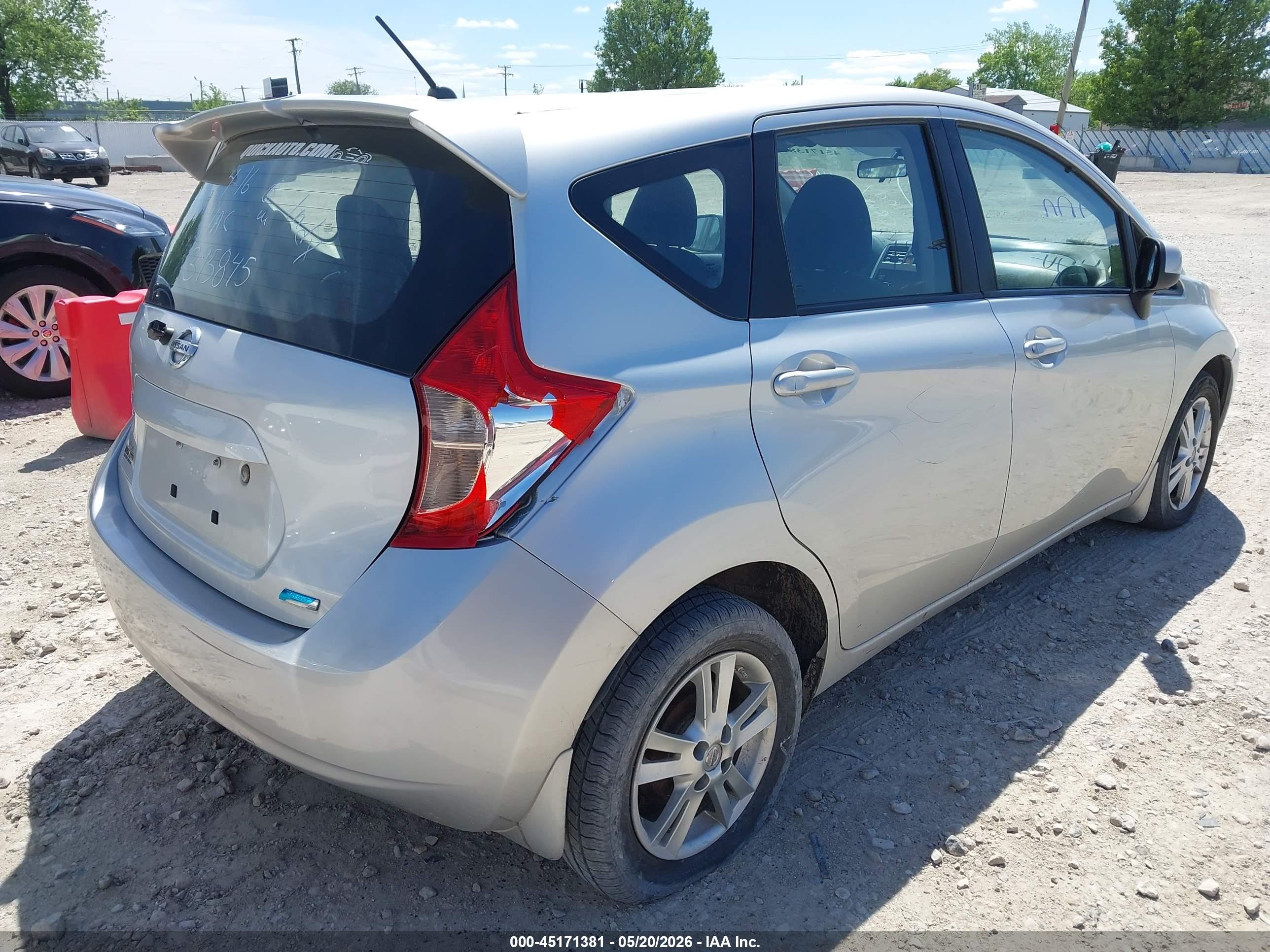 2014 Nissan Versa Note S Plus Silver vin: 3N1CE2CP9EL395845