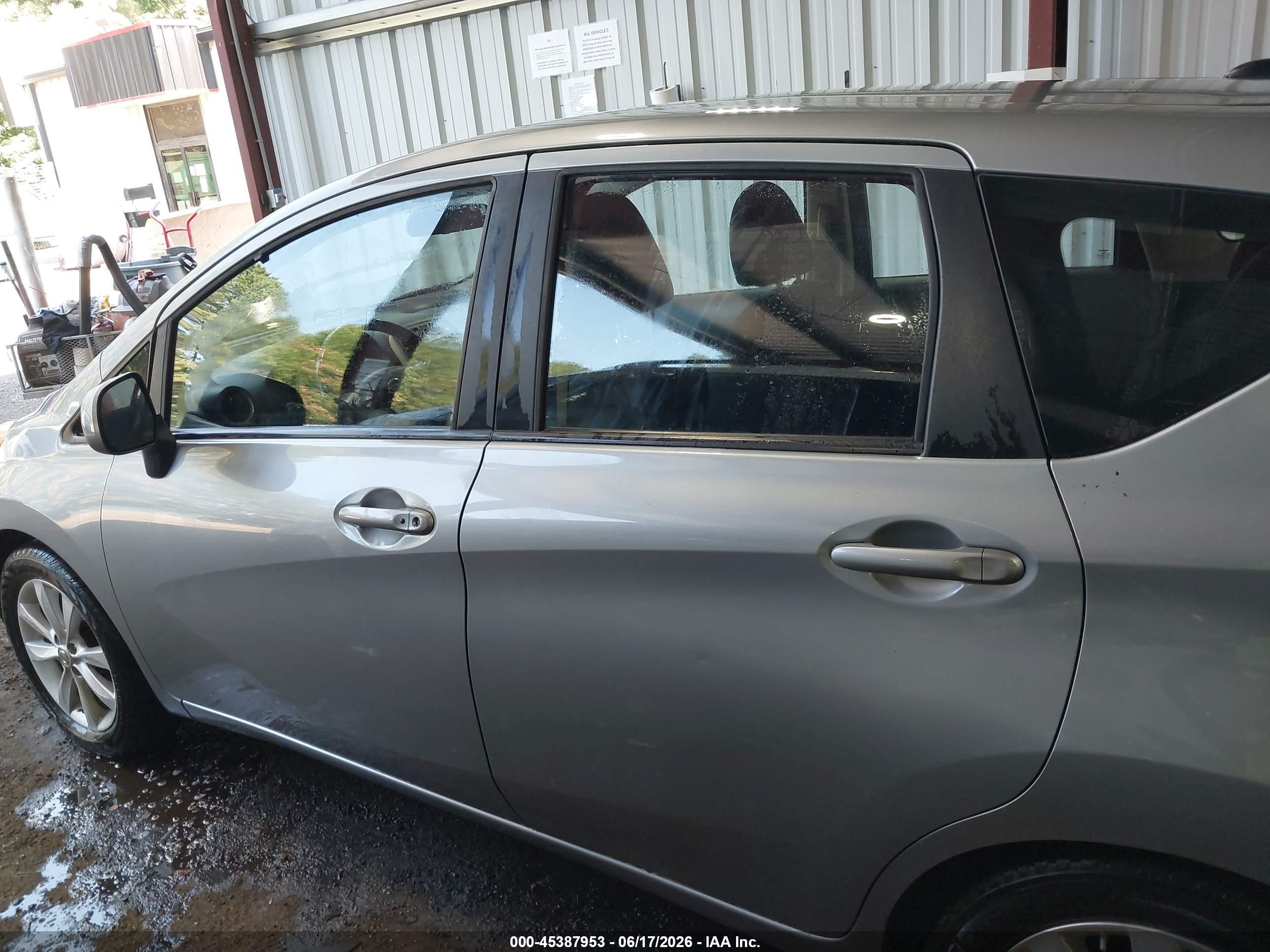 2014 Nissan Versa Note Sv Silver vin: 3N1CE2CP9EL397143