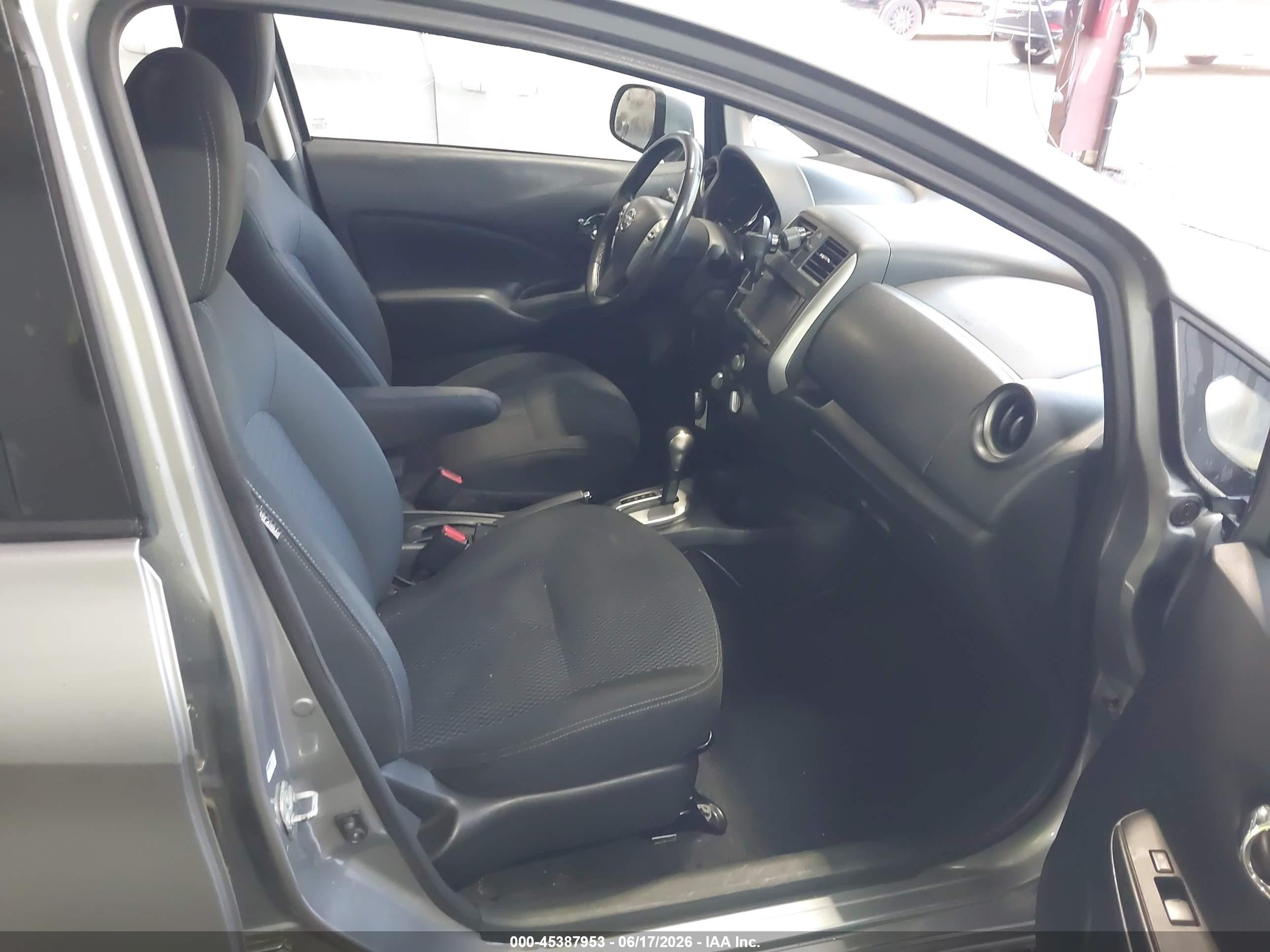 2014 Nissan Versa Note Sv Silver vin: 3N1CE2CP9EL397143