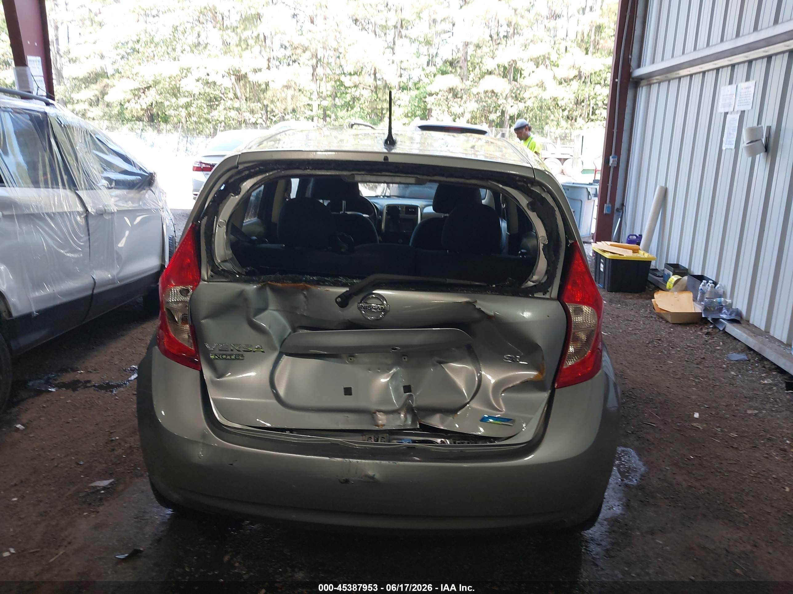 2014 Nissan Versa Note Sv Silver vin: 3N1CE2CP9EL397143