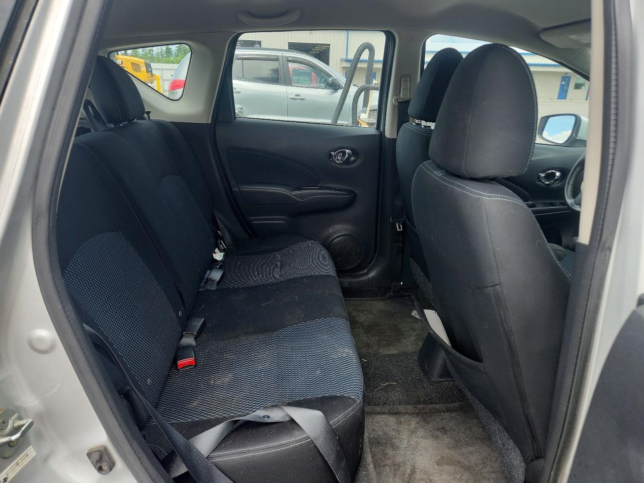 2015 Nissan Versa Note Sv Silver vin: 3N1CE2CP9FL353094