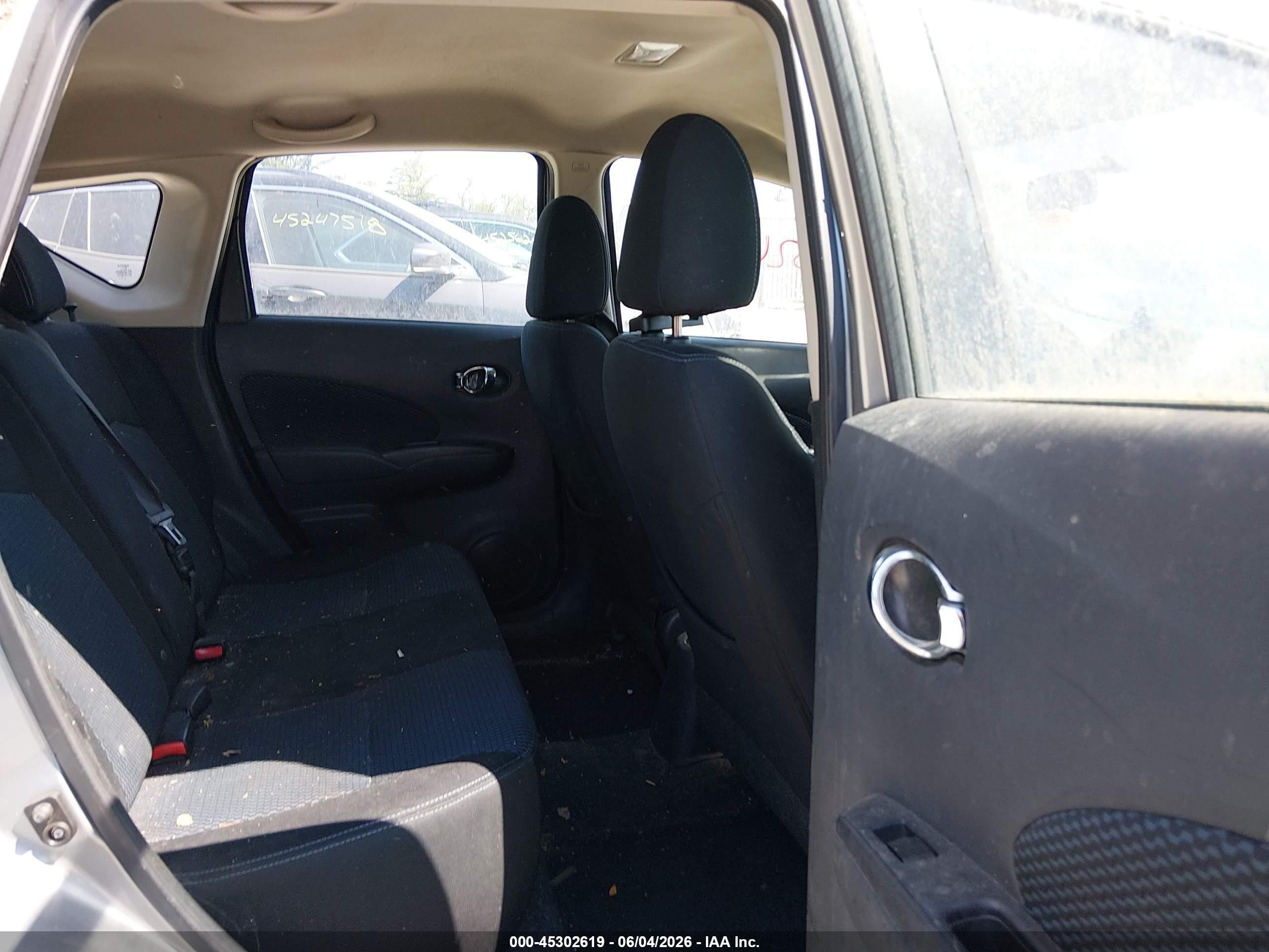 2015 Nissan Versa Note Sv Серебряный vin: 3N1CE2CP9FL383910