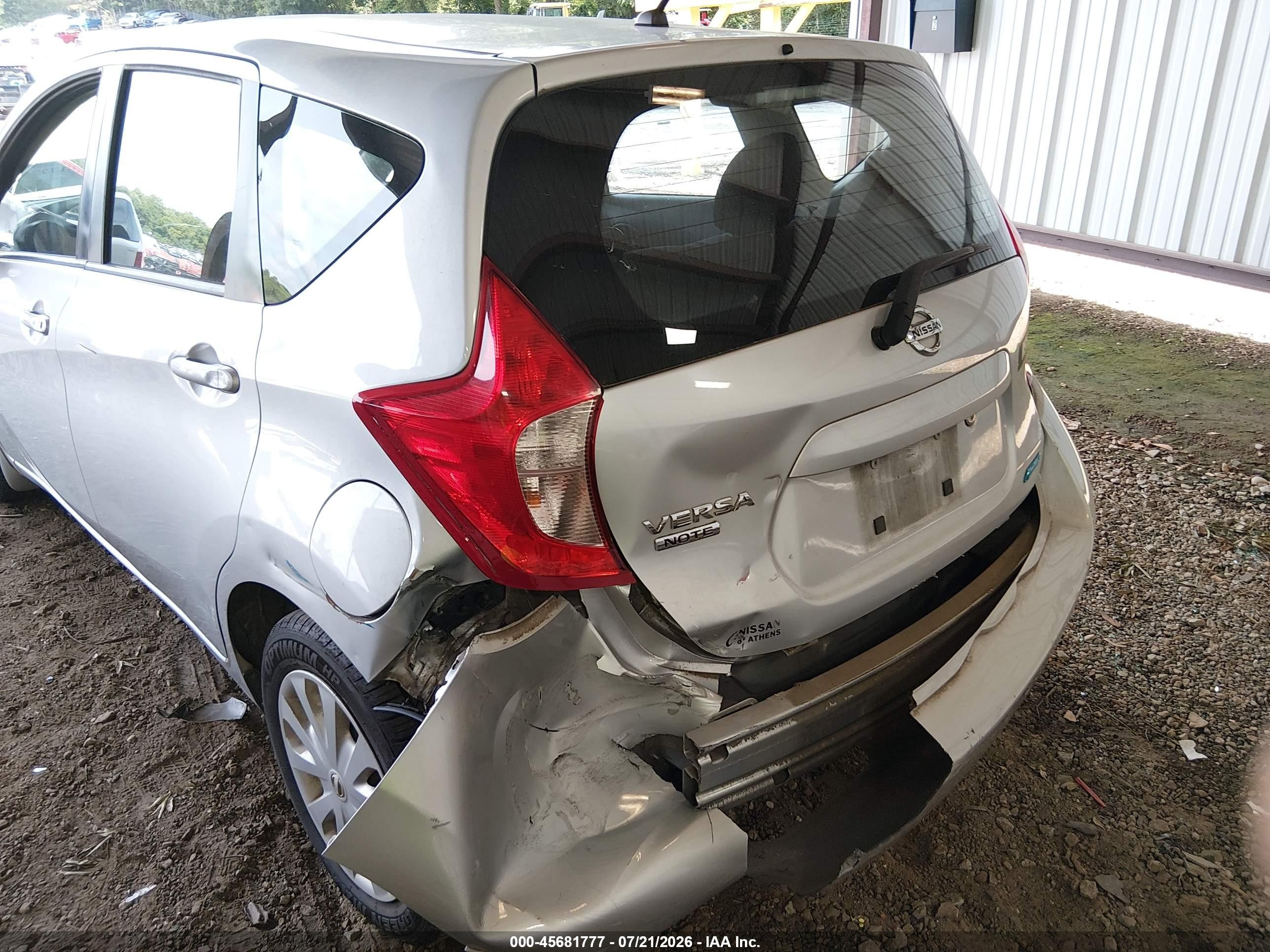 2015 Nissan Versa Note S Plus Silver vin: 3N1CE2CP9FL400852