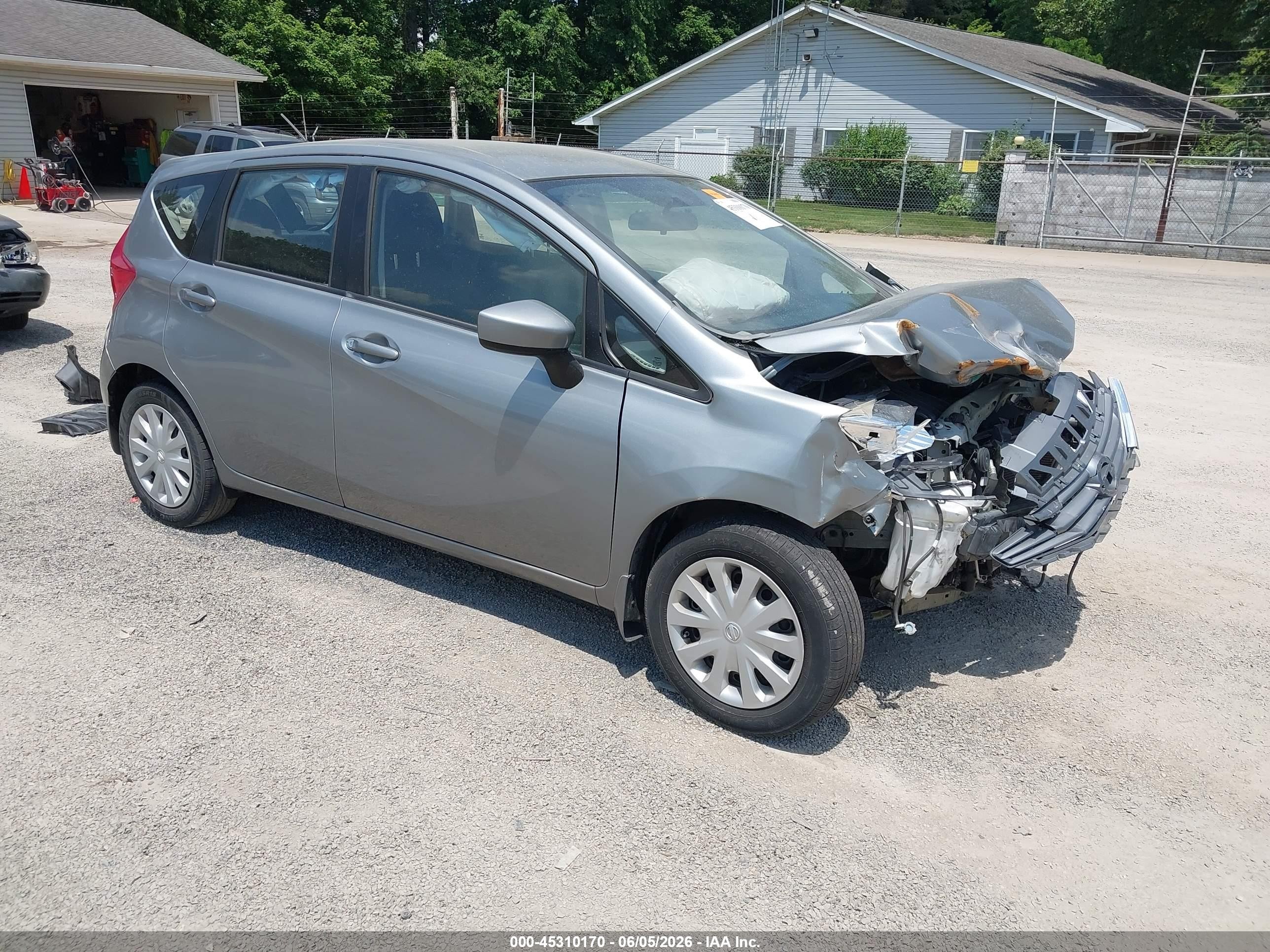 2015 Nissan Versa Note S Plus Silver vin: 3N1CE2CP9FL427792