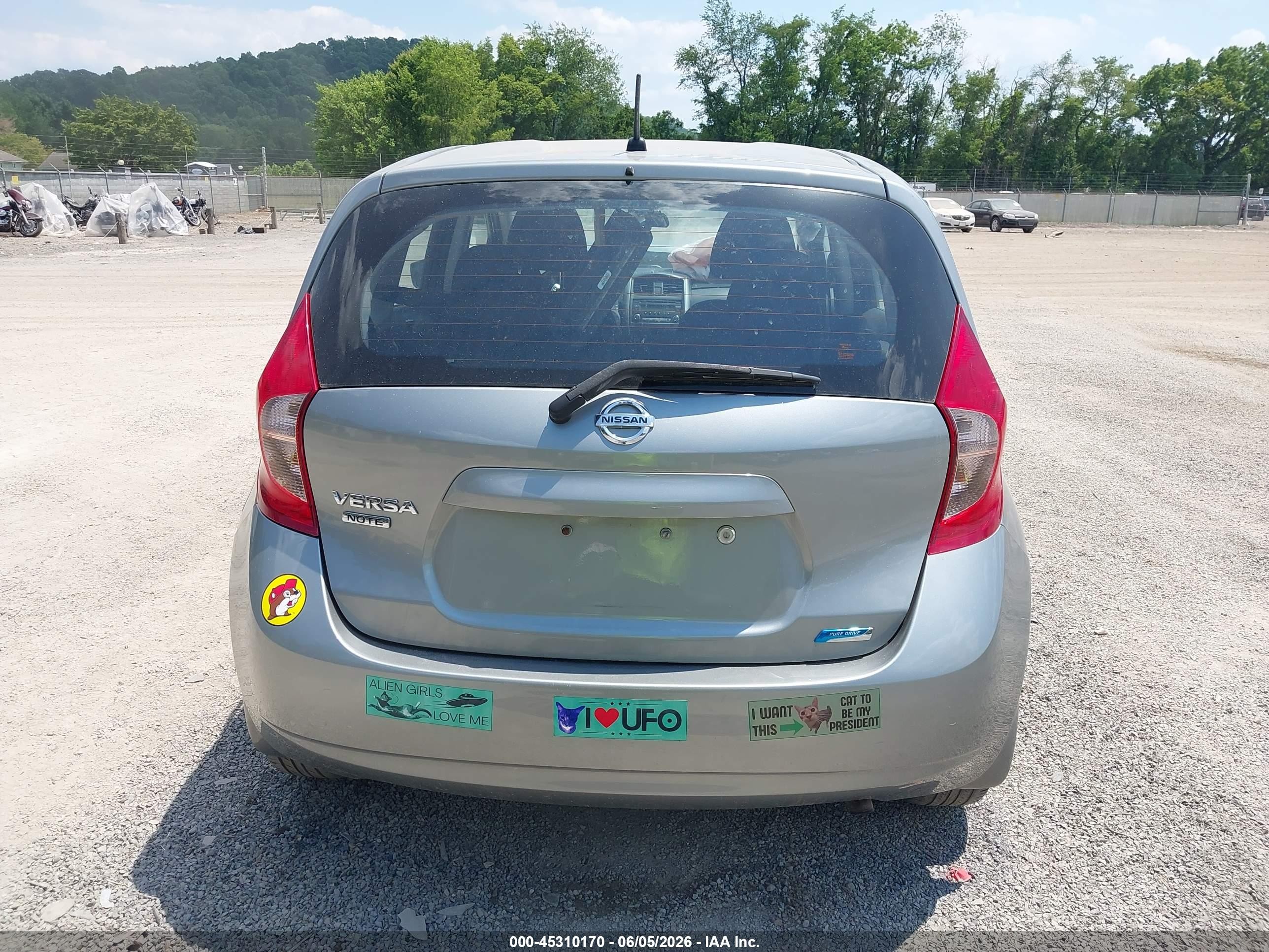 2015 Nissan Versa Note S Plus Silver vin: 3N1CE2CP9FL427792