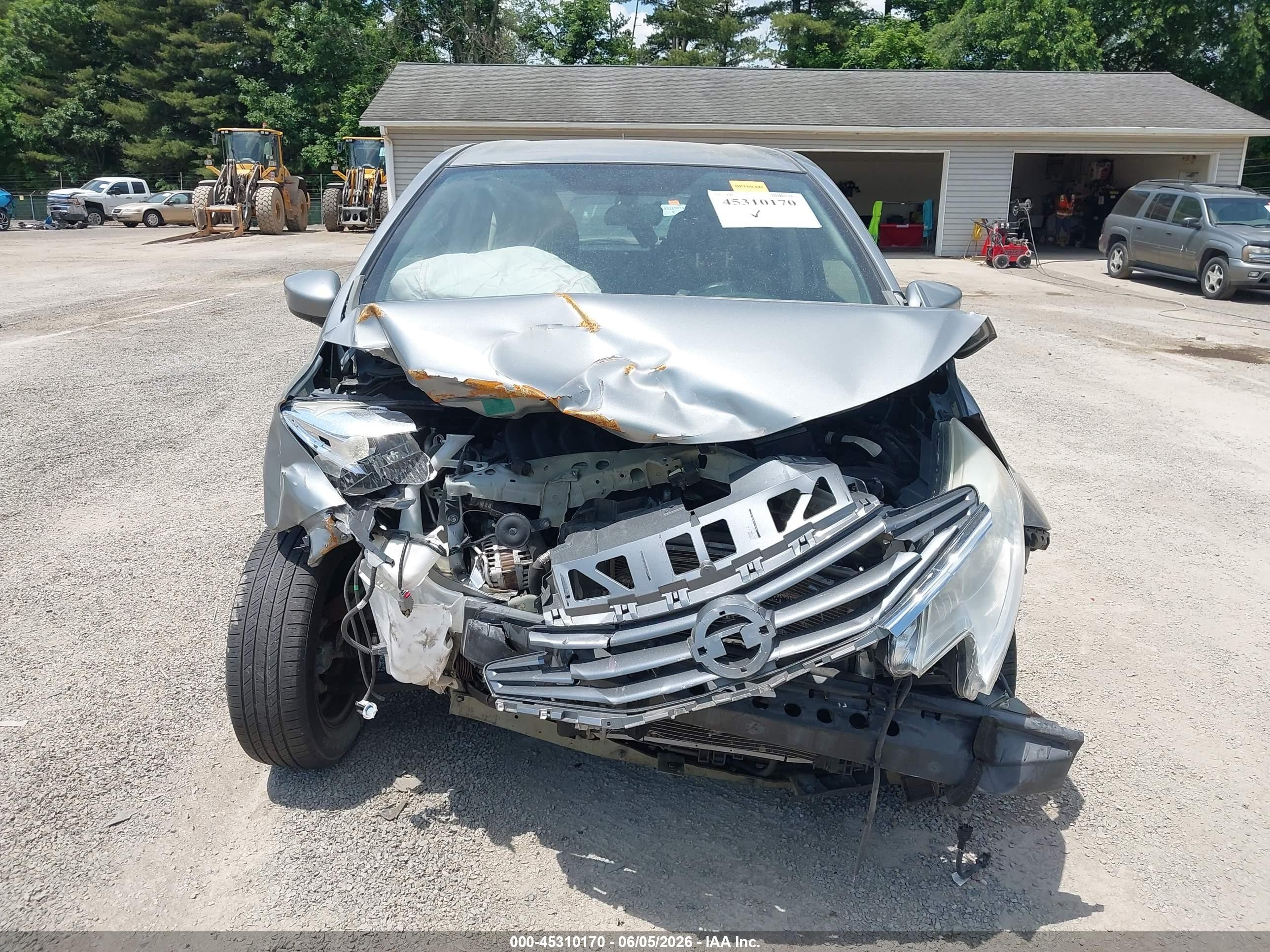 2015 Nissan Versa Note S Plus Silver vin: 3N1CE2CP9FL427792