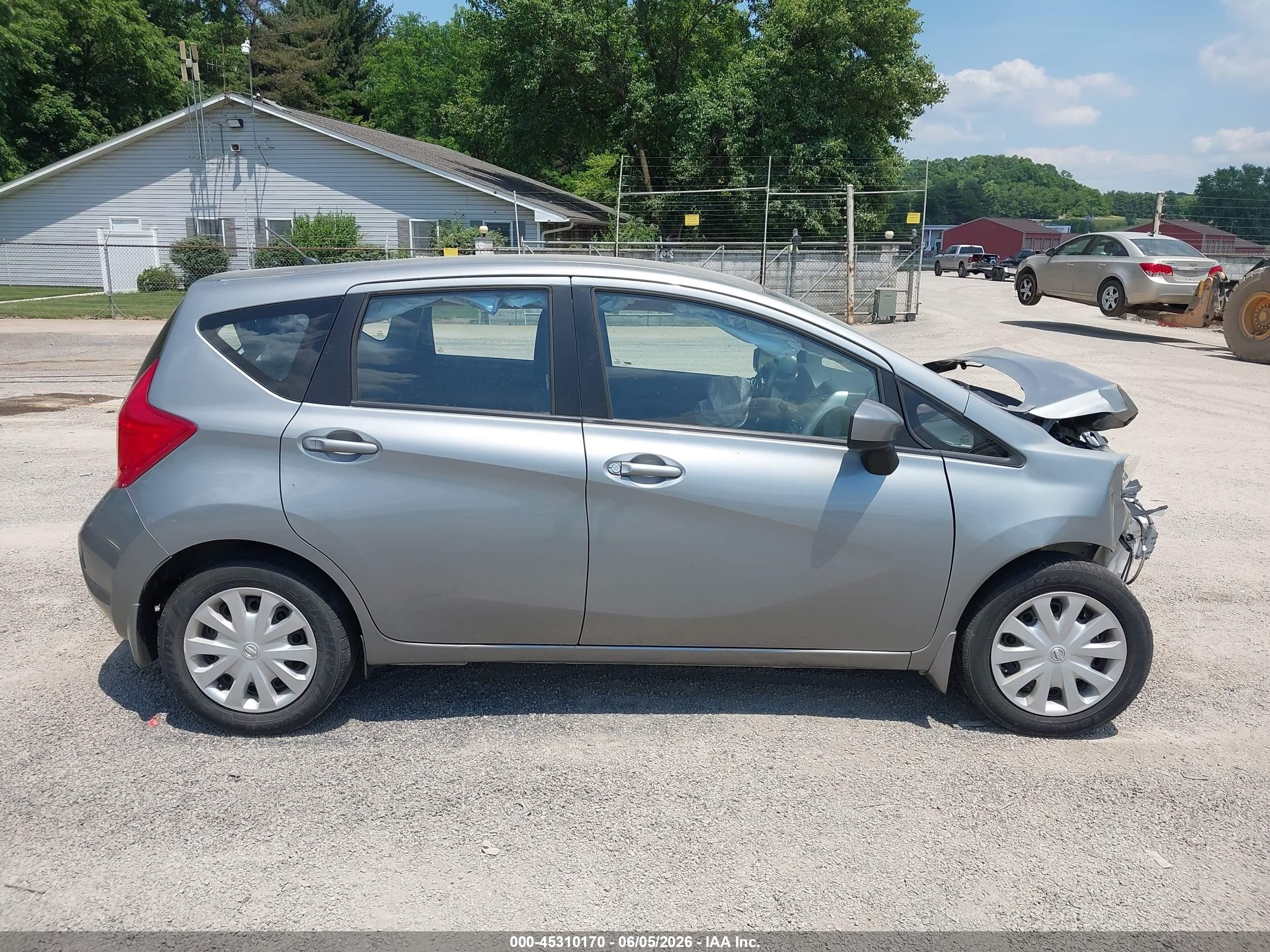 2015 Nissan Versa Note S Plus Silver vin: 3N1CE2CP9FL427792