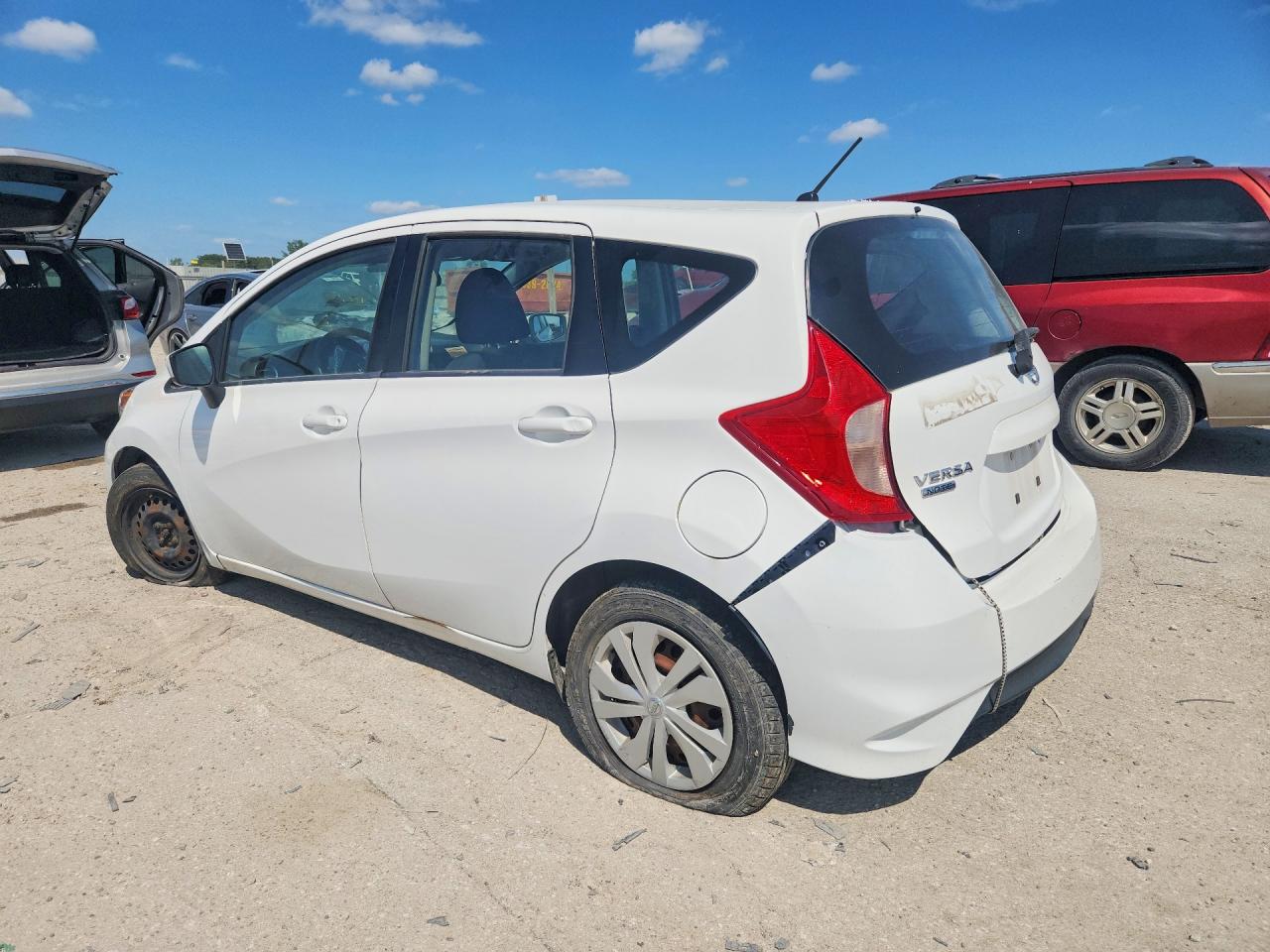 2018 Nissan Versa Note S Белый vin: 3N1CE2CP9JL352374