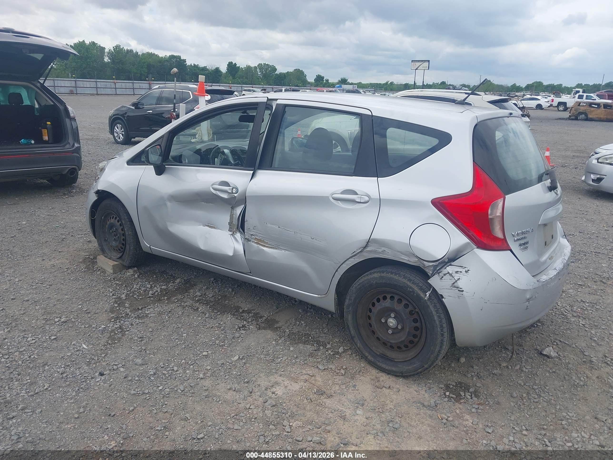 2015 Nissan Versa Note S (sr)/s Plus/sl/sr/sv Silver vin: 3N1CE2CPXFL363908