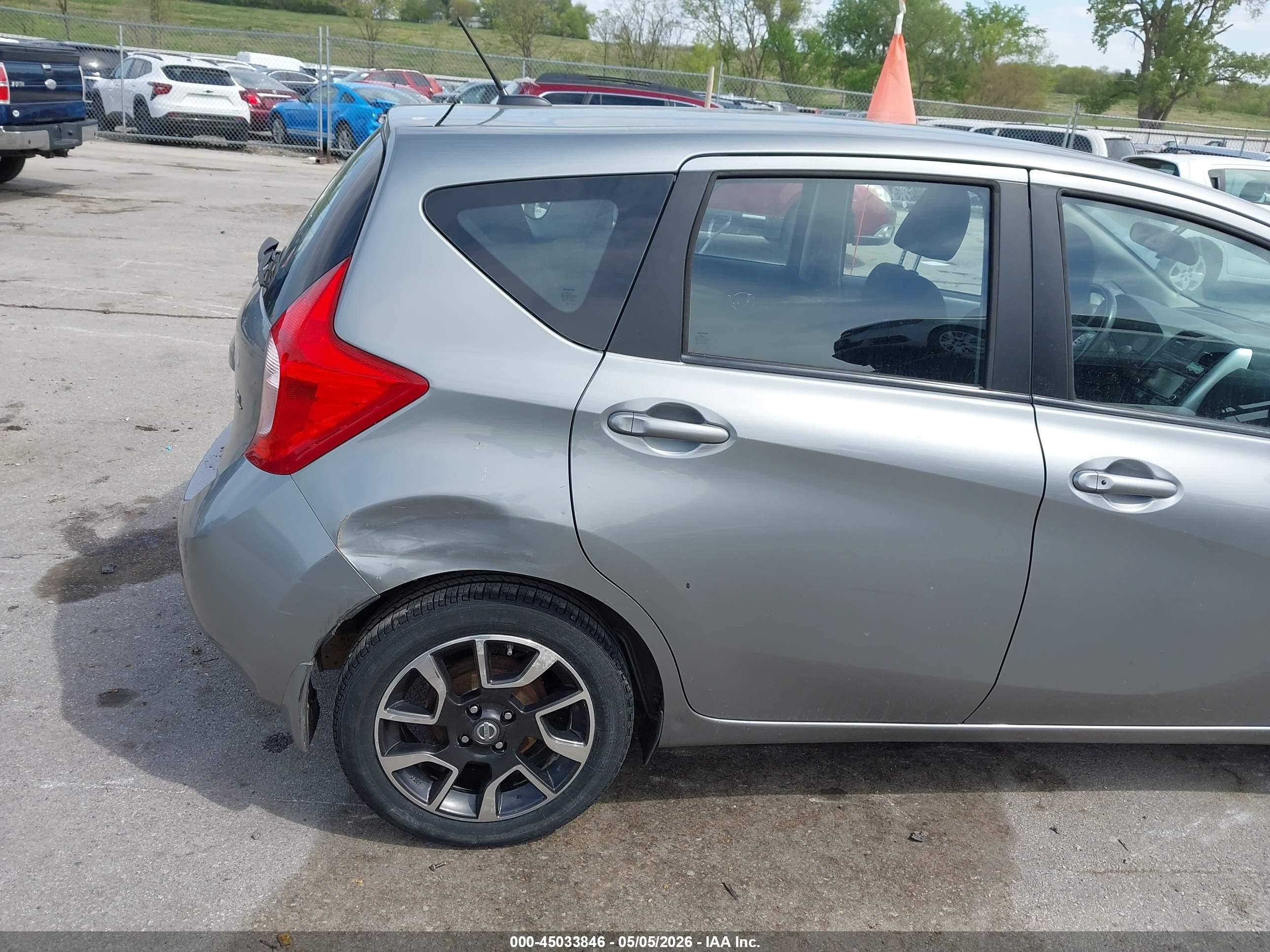 2015 Nissan Versa Note Sl Silver vin: 3N1CE2CPXFL371409