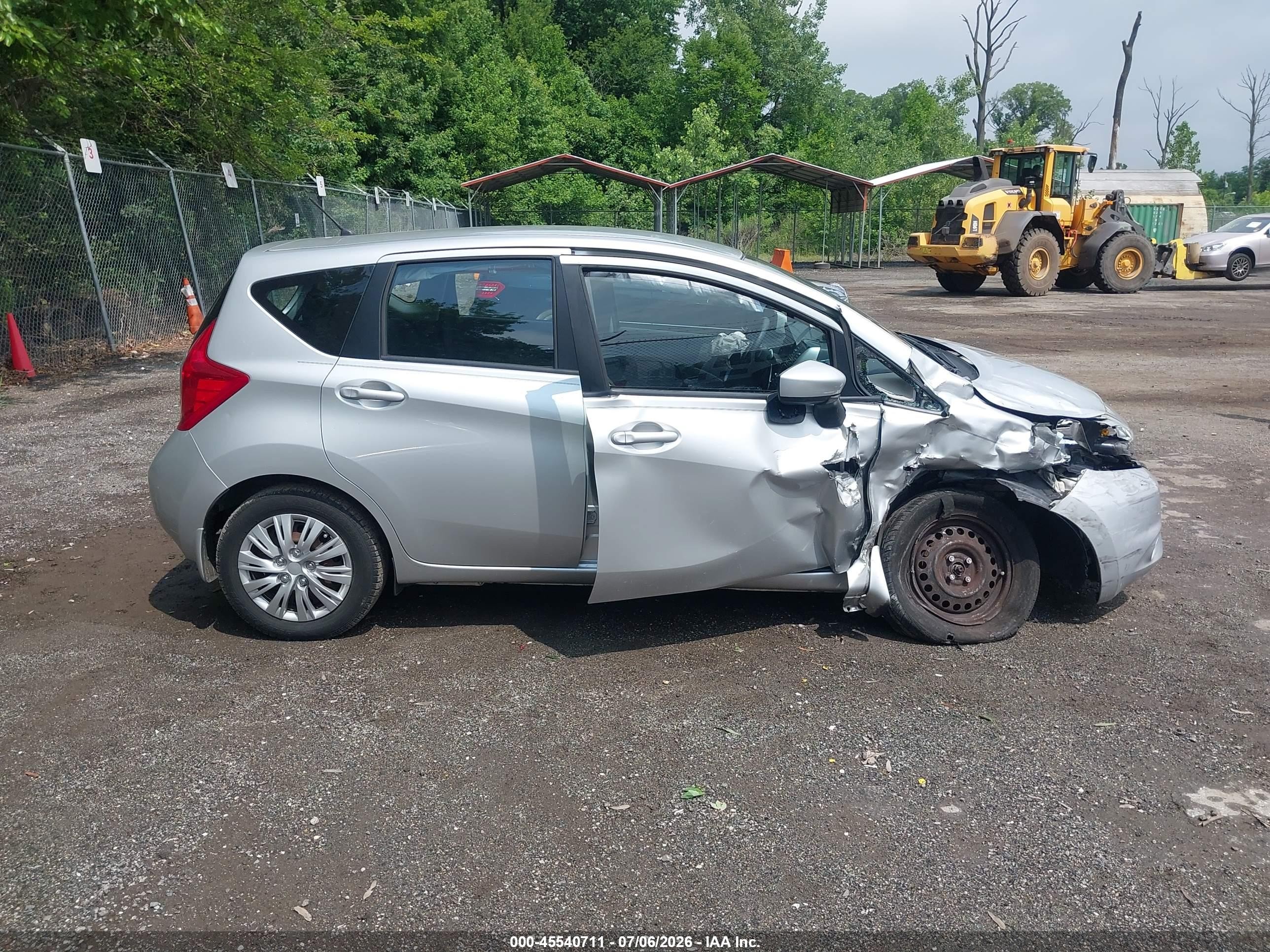 2015 Nissan Versa Note Sv Silver vin: 3N1CE2CPXFL428448