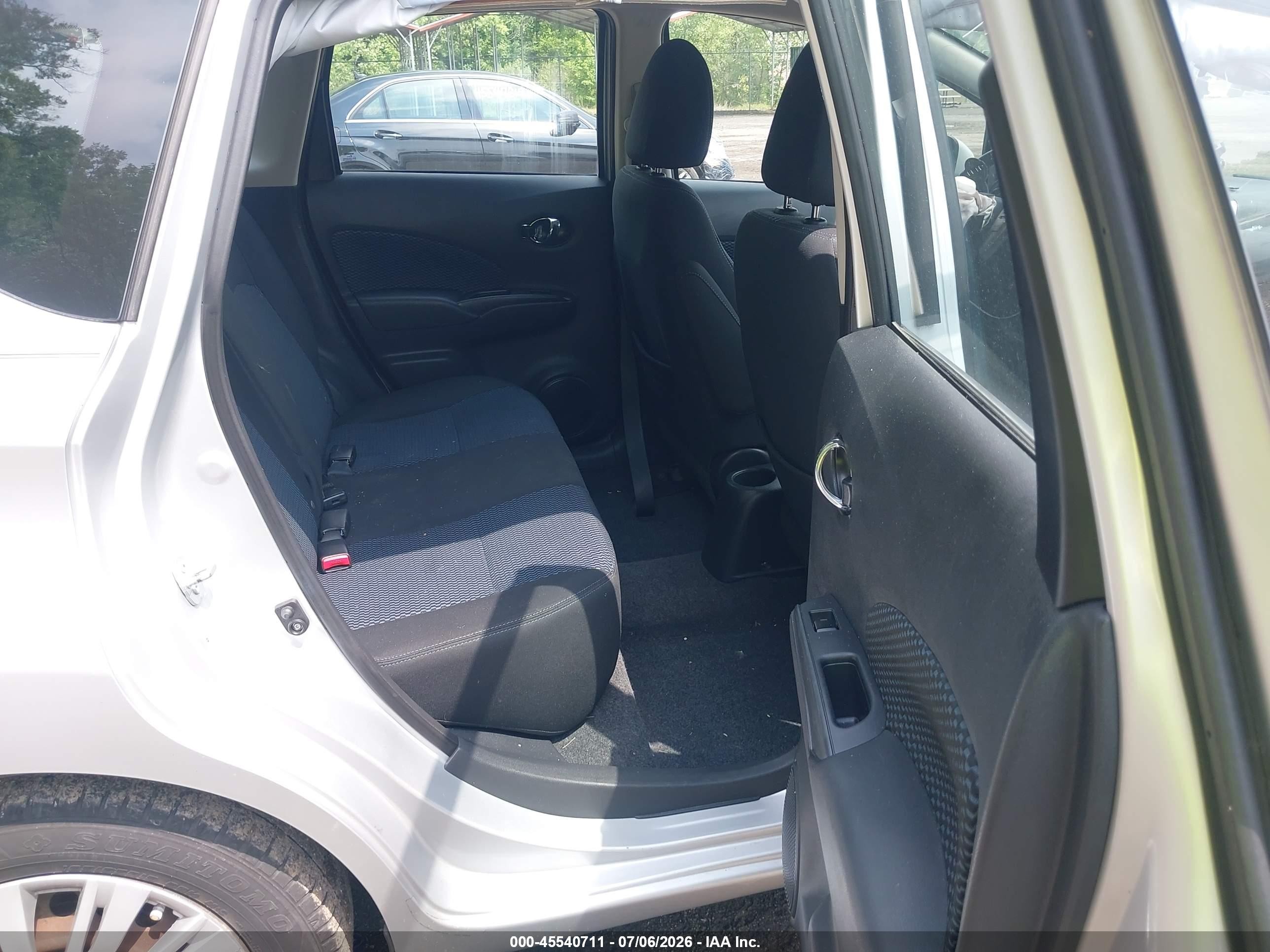 2015 Nissan Versa Note Sv Silver vin: 3N1CE2CPXFL428448