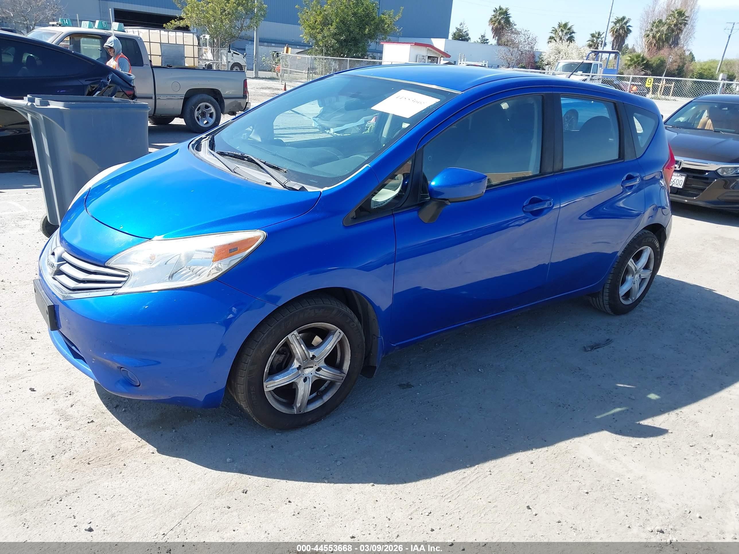 2015 Nissan Versa Note S Plus Blue vin: 3N1CE2CPXFL436520