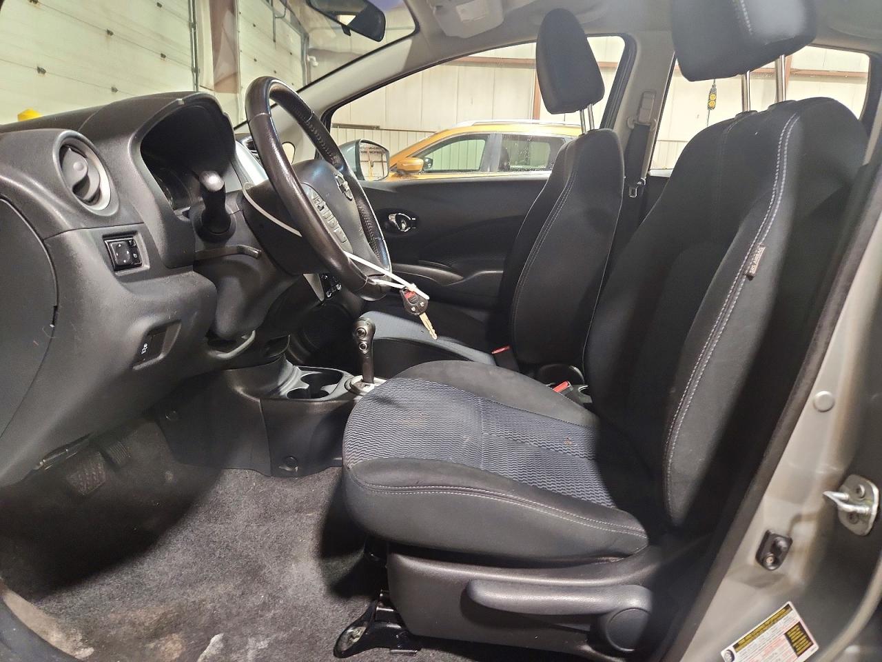 2015 Nissan Versa Note Sv Gray vin: 3N1CE2CPXFL441197