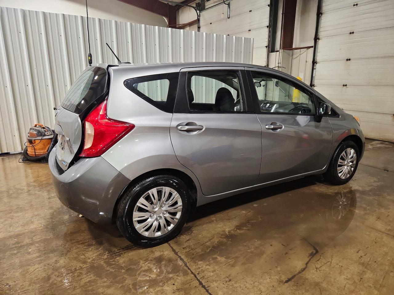2015 Nissan Versa Note Sv Gray vin: 3N1CE2CPXFL441197