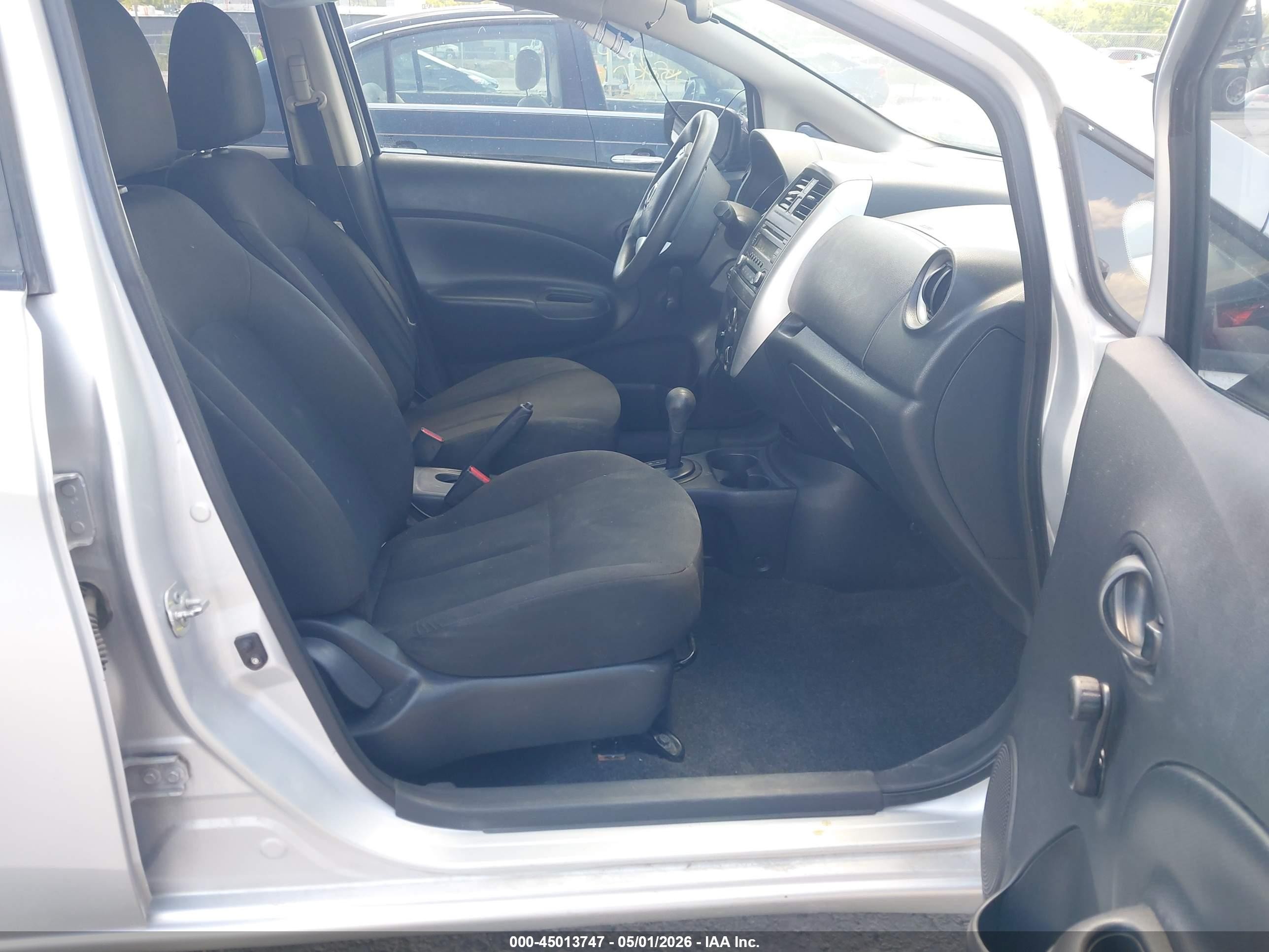 2015 Nissan Versa Note S Plus Silver vin: 3N1CE2CPXFL449140