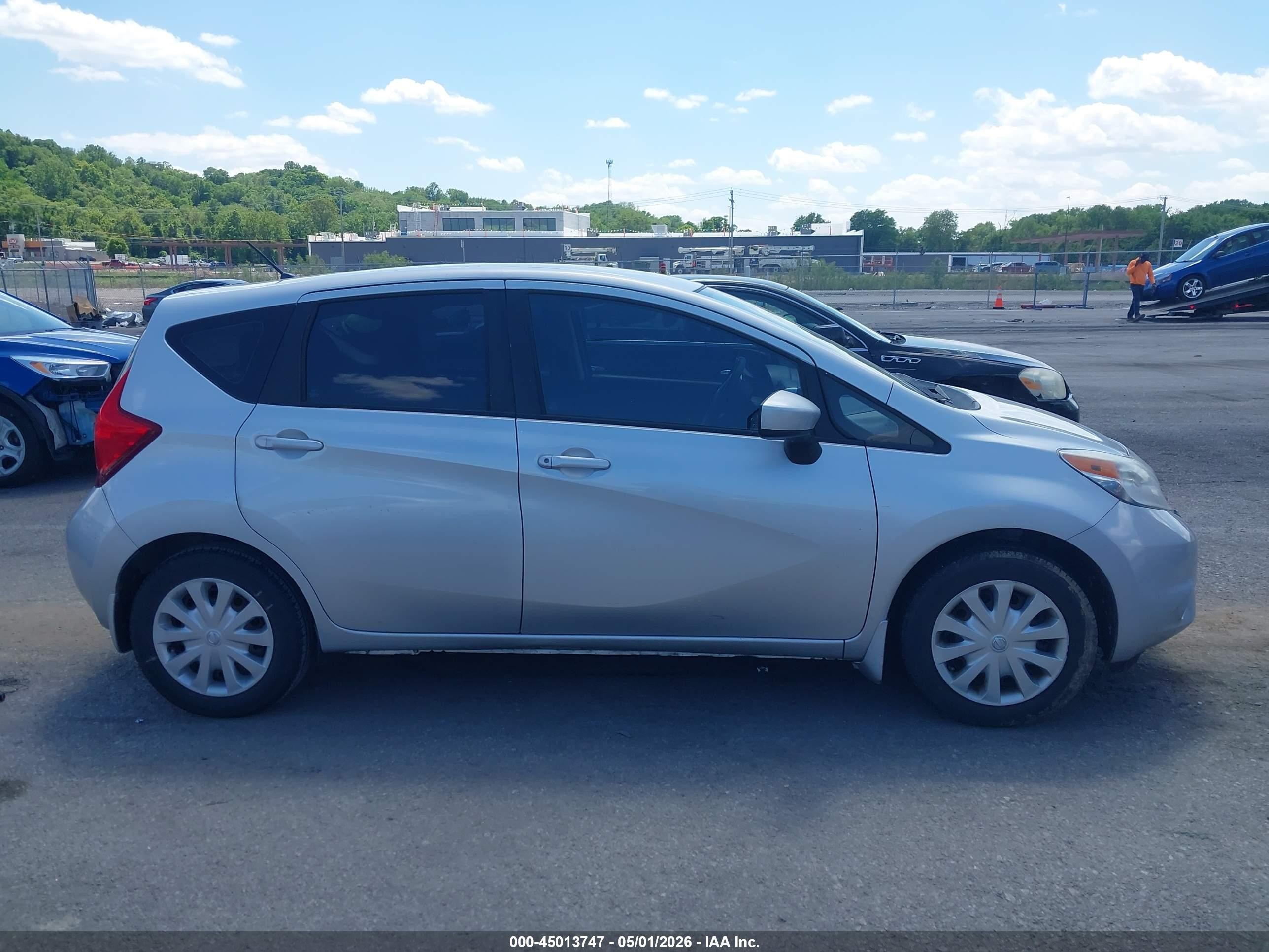 2015 Nissan Versa Note S Plus Silver vin: 3N1CE2CPXFL449140